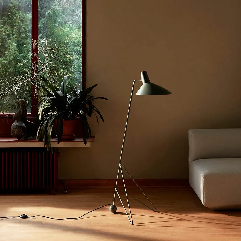 &Tradition Tripod Floor Lamp White 4