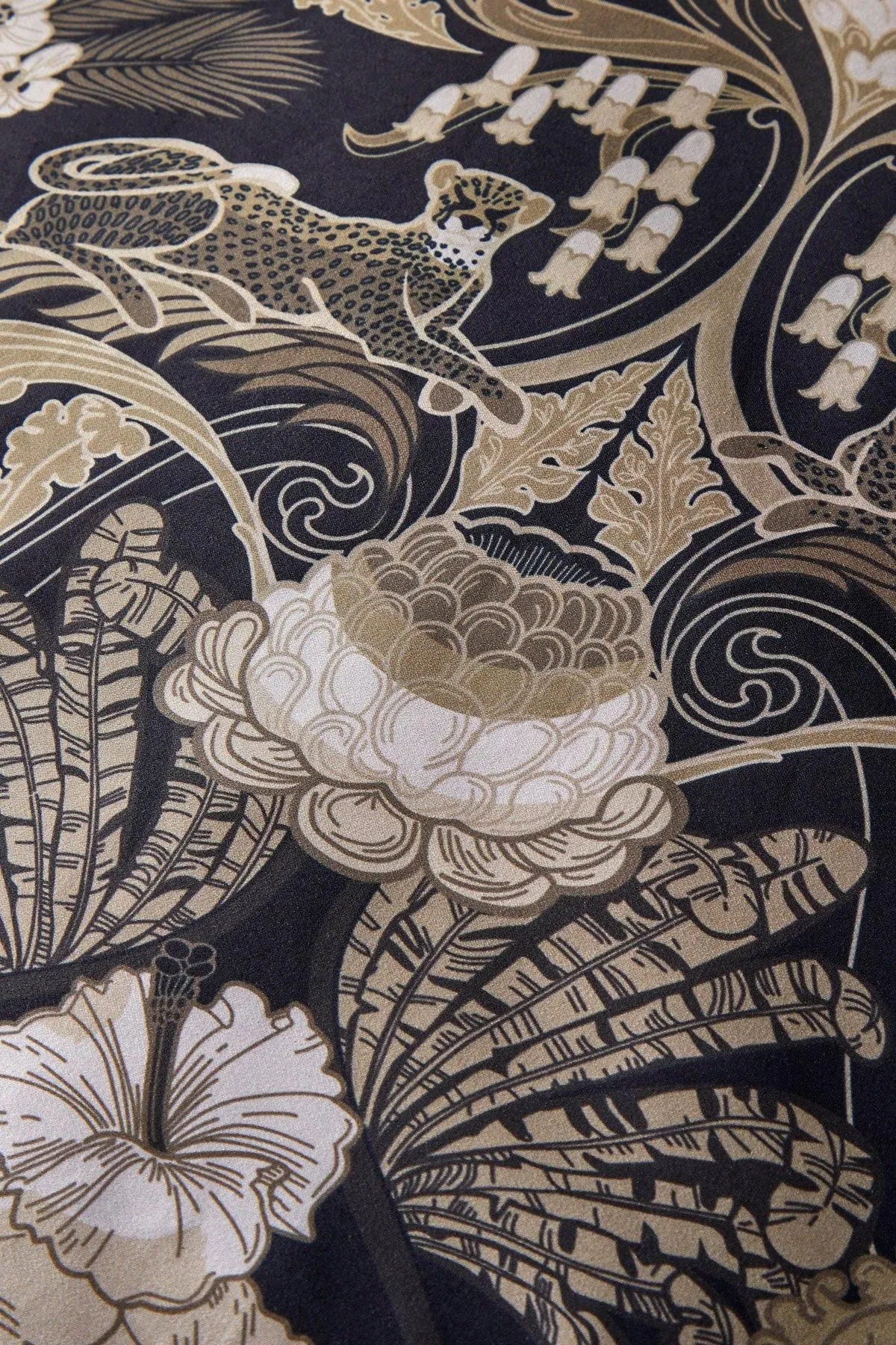 Laurence Llewelyn-Bowen 'Suburban Jungle' 100% Cotton Rich Duvet Cover Set in Black 3