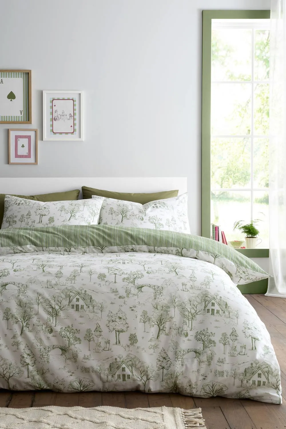 Fusion 'Woodland Toile' Countryside Print Easy Care Duvet Cover Set in Green