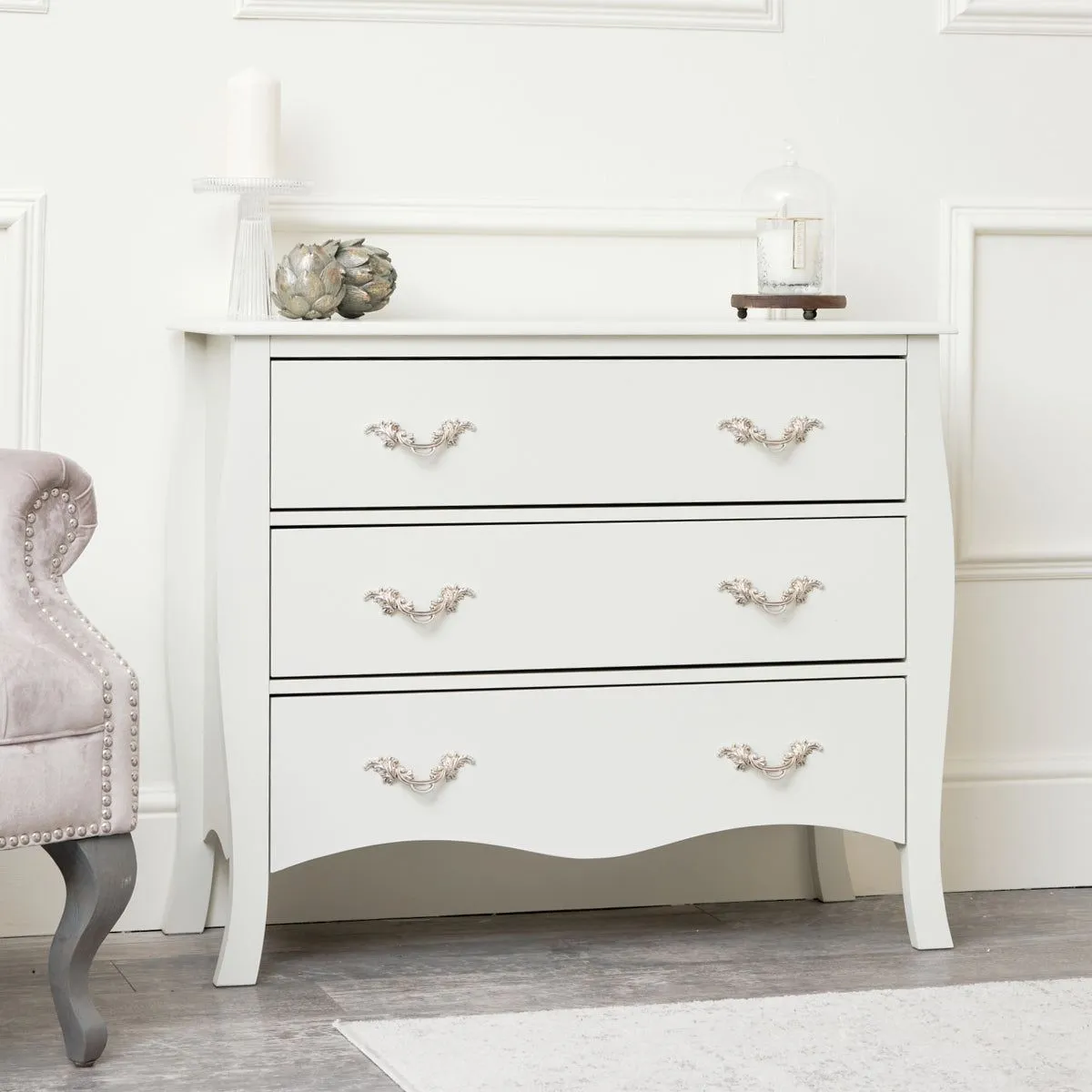 Melody Maison Large 3 Drawer Chest Of Drawers & Pair Of Bedside Tables - Elizabeth Ivory Range in Off-White 3
