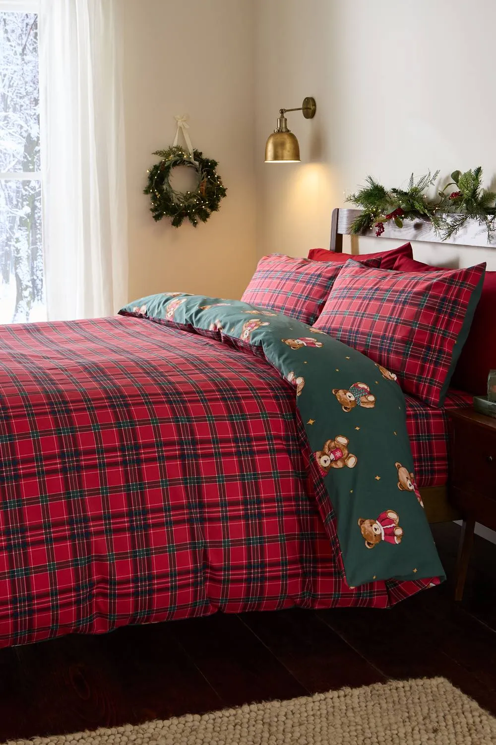 Catherine Lansfield 'Christmas Tartan Teddy Bear' Reversible Duvet Cover Set in Green 2