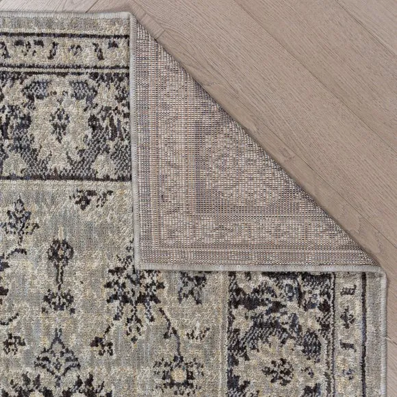Celia Traditional Border Rug 3