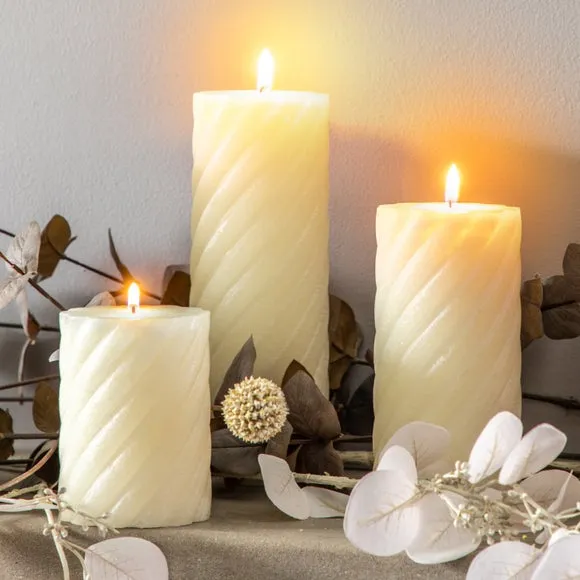 Cedar & Sage Set of 2 Vanilla Twist Pillar Candles 2