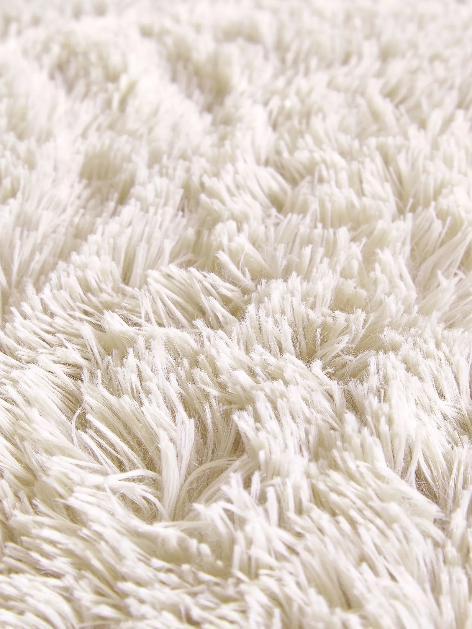 Catherine Lansfield 'Cuddly' Faux Fur Duvet Set in Cream 4