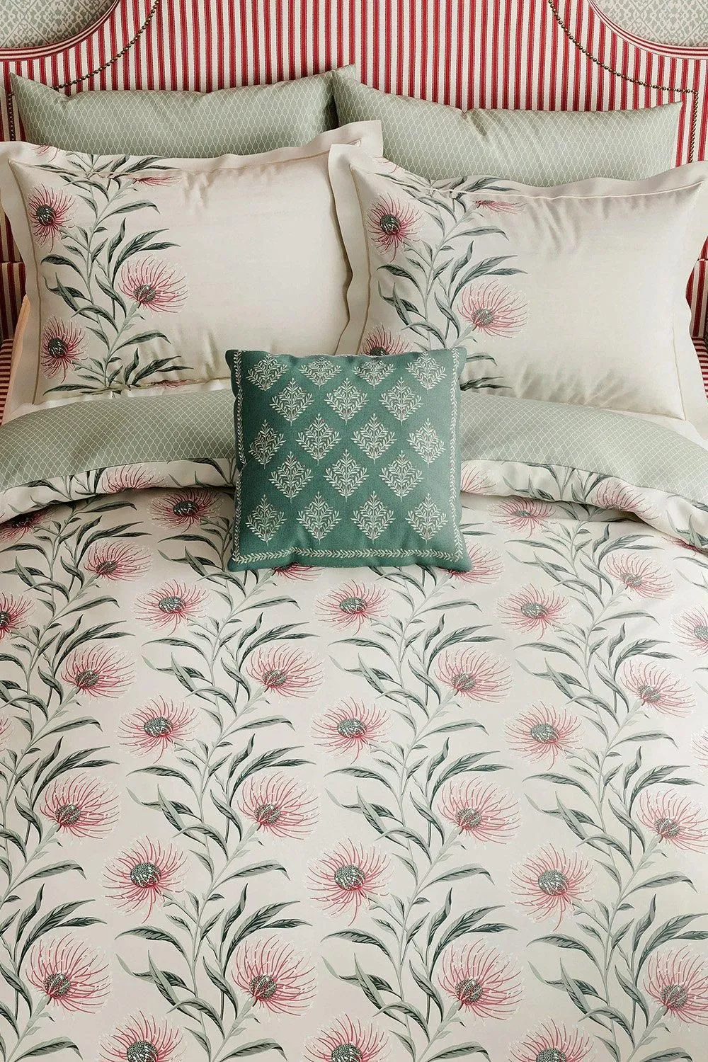 Sanderson 'Catherinae' Cotton Percale Duvet Cover Set in Cream 5