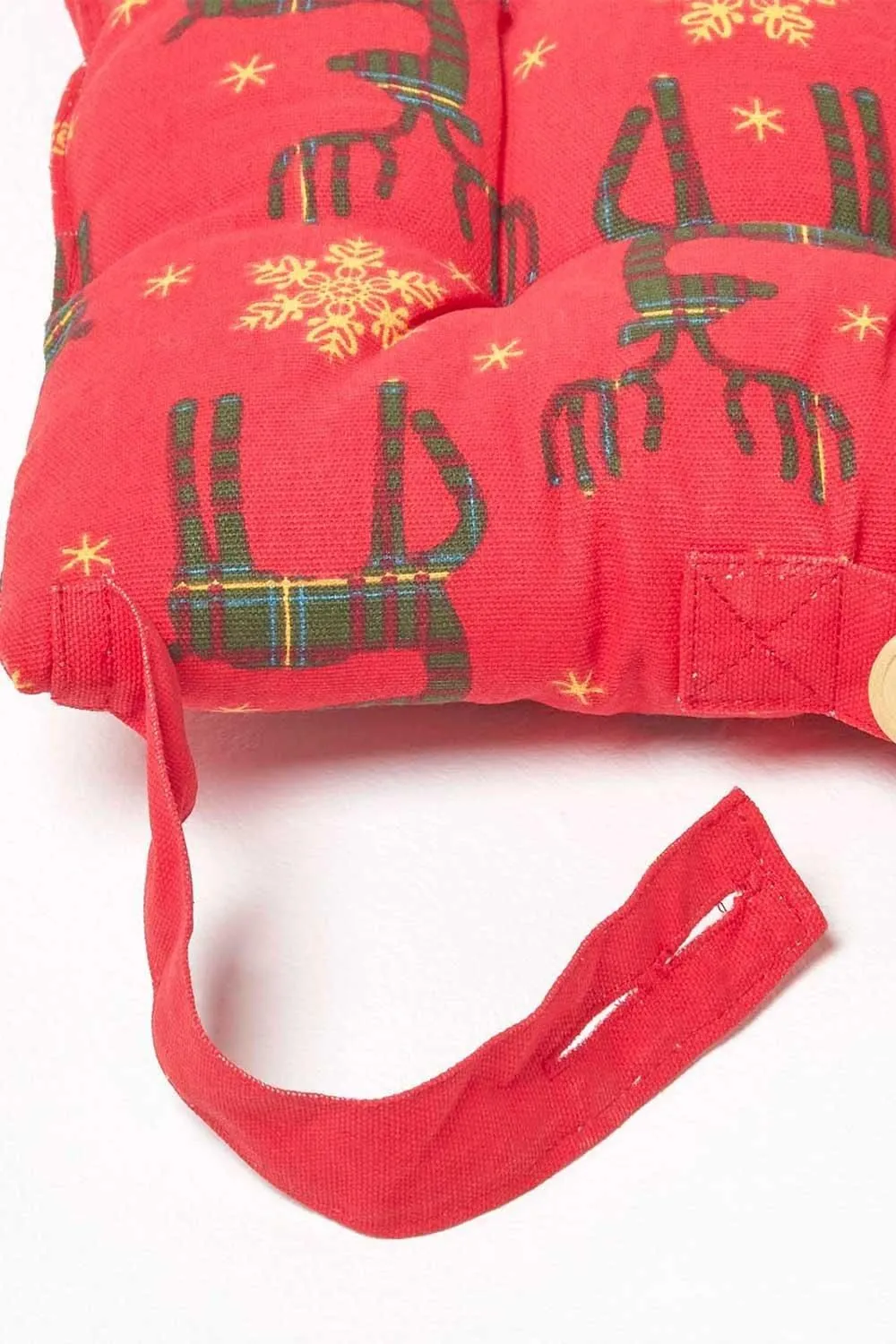Homescapes 4 Pack Seat Pads Luxury Cotton Christmas Red Reindeer Indoor Outdoor Cushion 4