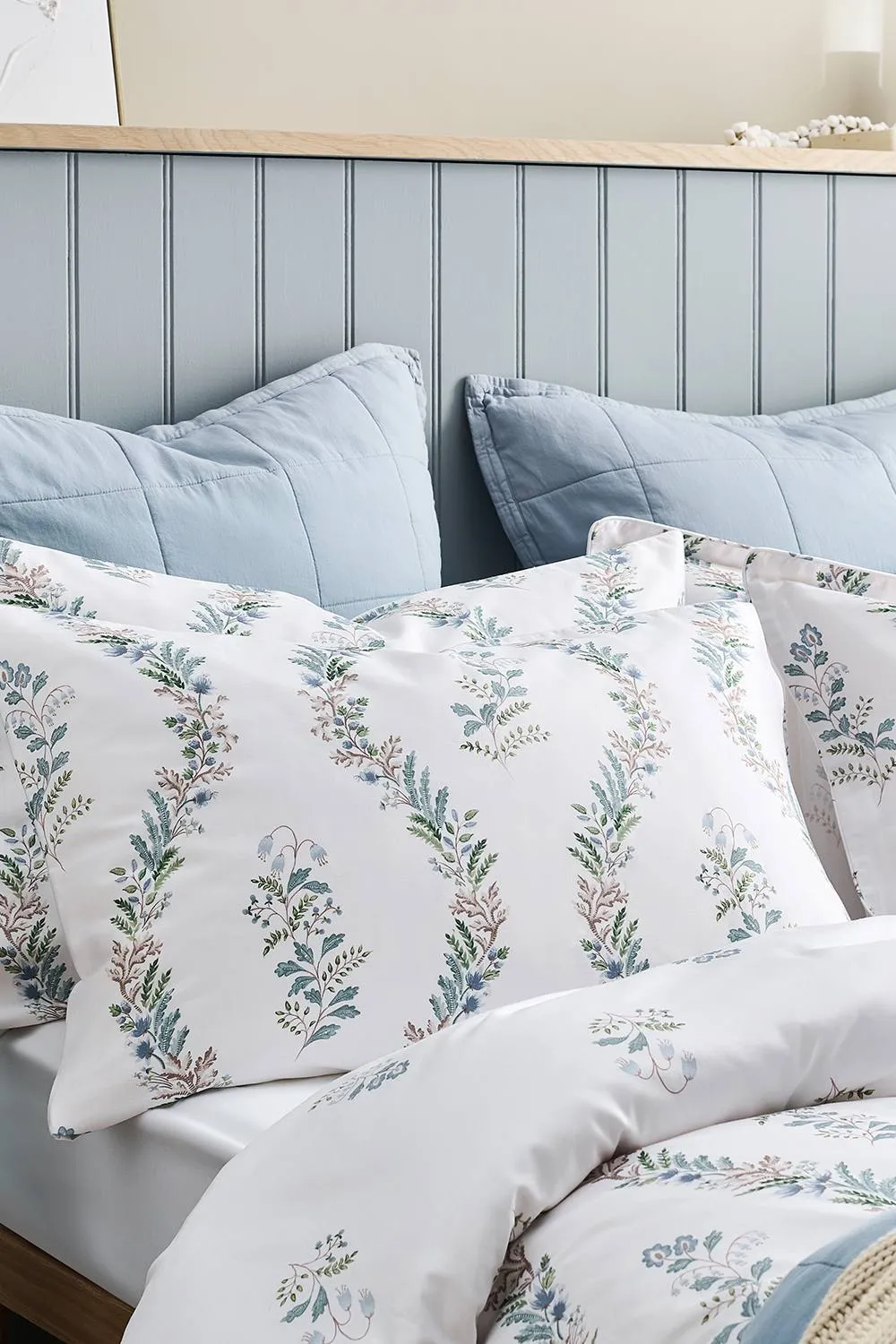 CHRISTY 'Eversham' Floral Reversible Cotton Sateen Standard Pillowcase Pair in Blue 1