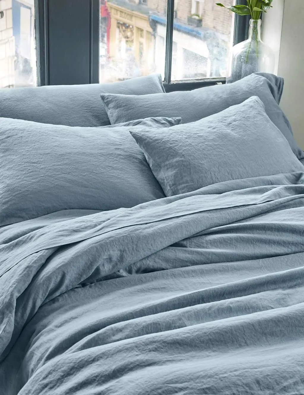 Piglet In Bed Pure Linen Pillowcase Set Blue