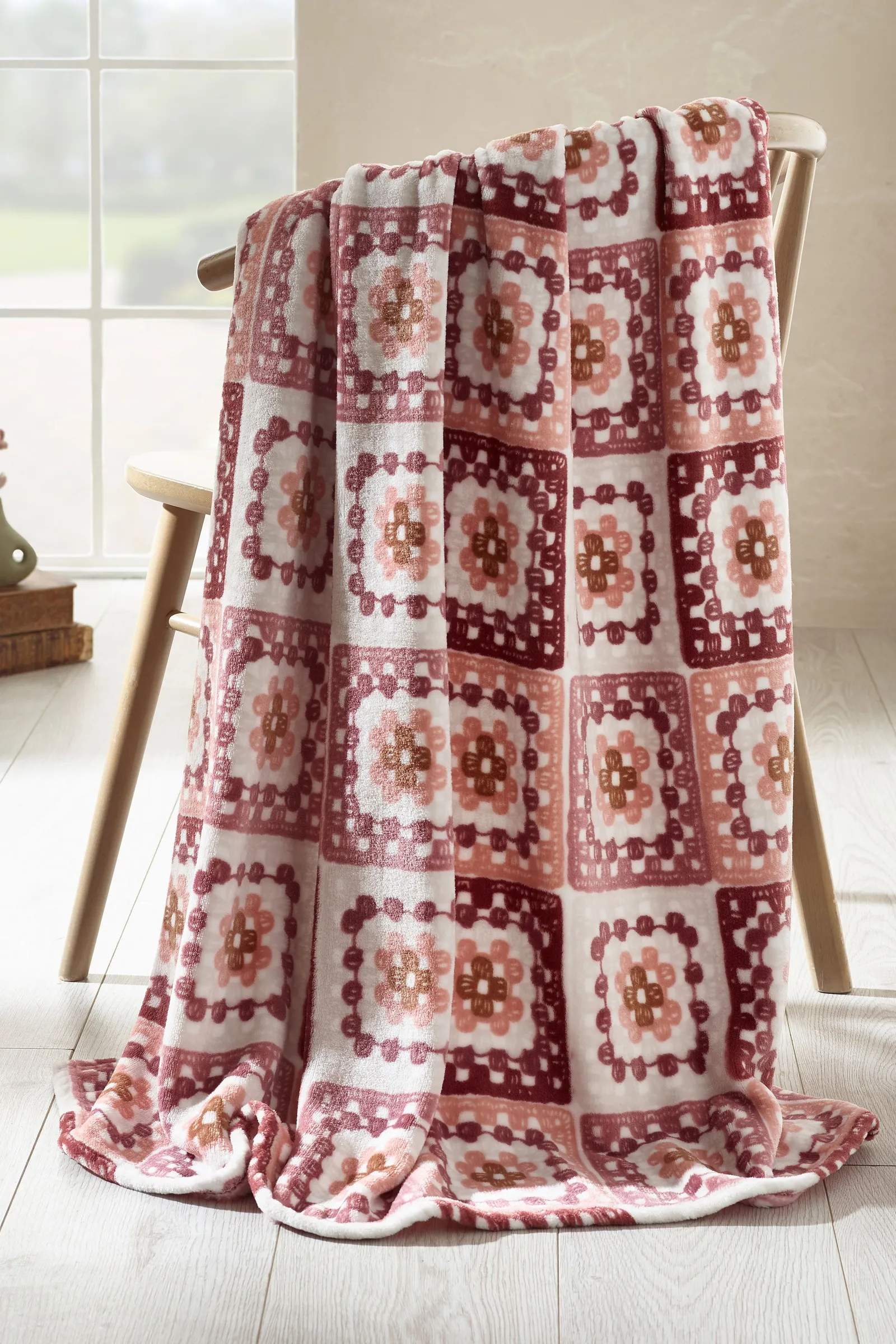 Catherine Lansfield 'Crochet Print' Cosy Blanket Throw in Pink