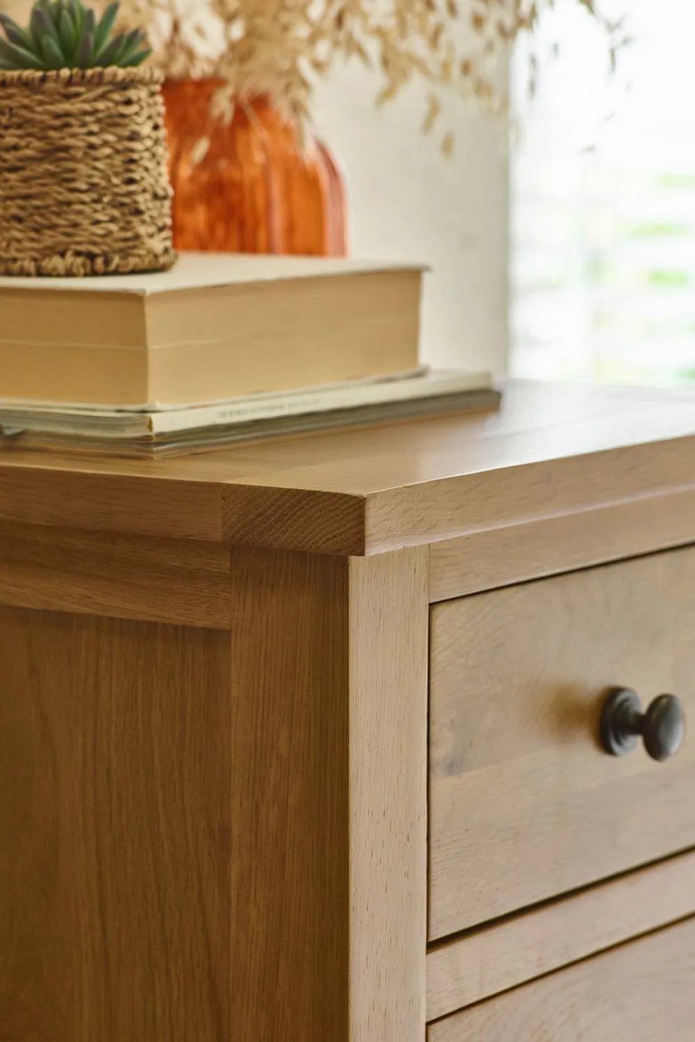 Julian Bowen Marlborough 7 Drawer Tall Slim Chest in Light Oak 6