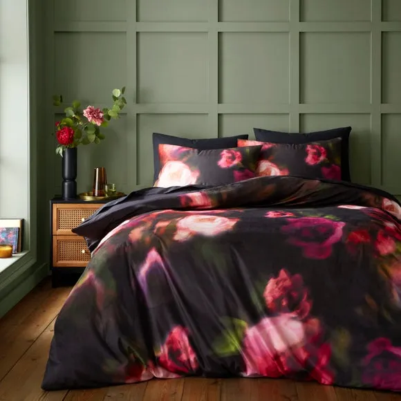 Blurred Floral Velour Duvet Cover & Pillowcase Set