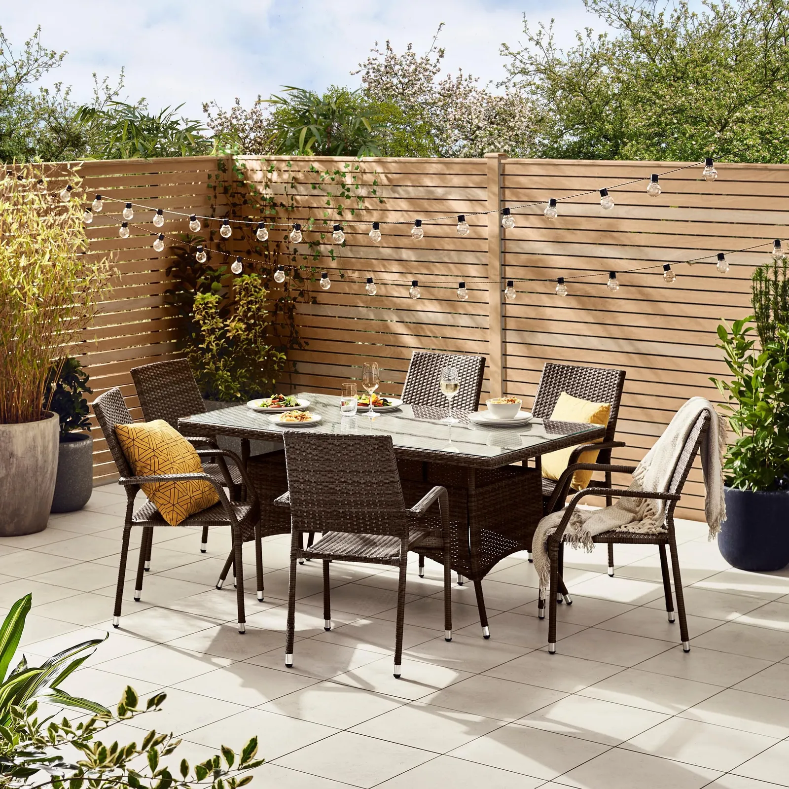 FurnitureboxUK Antigua 6 Seater Rattan Outdoor Garden Dining Set, PE Rattan, 6 Seat Garden Table & Chair Set, Weather Resistant in Brown 1