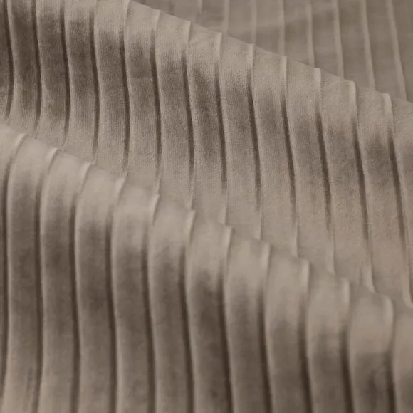 Paoletti Corinthian Eyelet Curtains 3