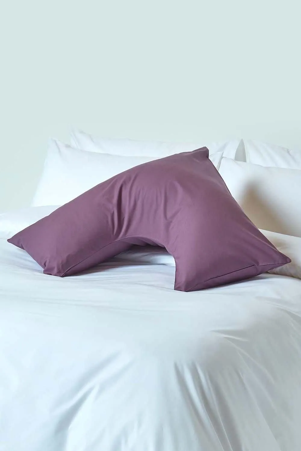 Homescapes Egyptian Cotton V Shaped Pillowcase 200 TC in Grape 2