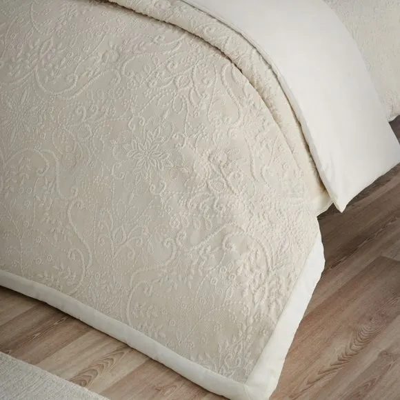 Catherine Lansfield Amelia Jacquard Bedspread 3