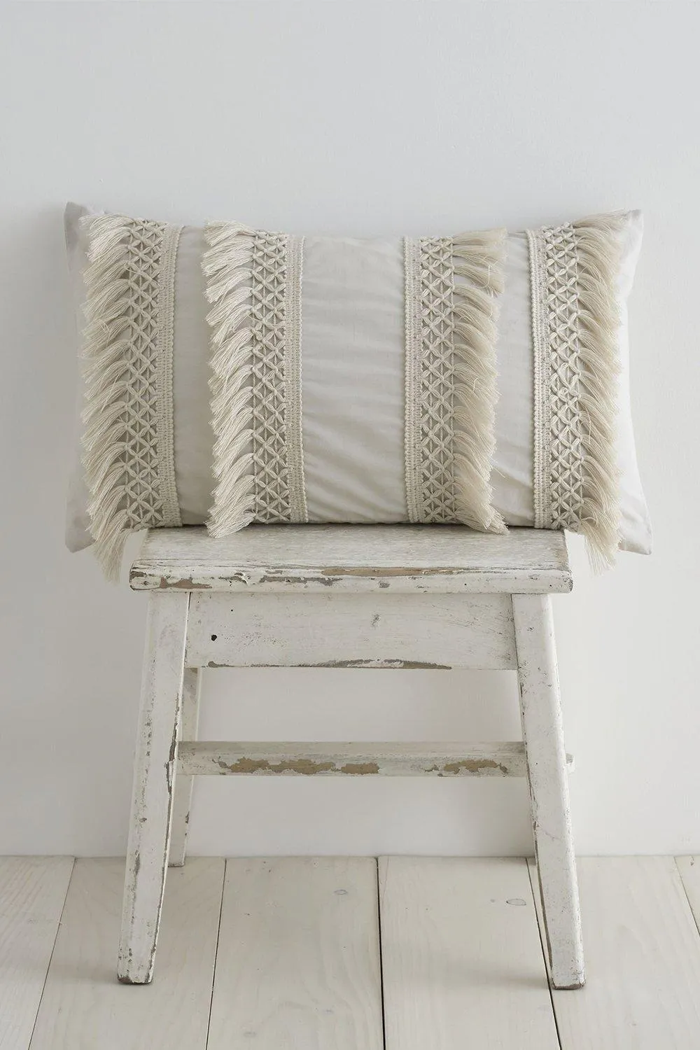 Izmir Tassel Cushion