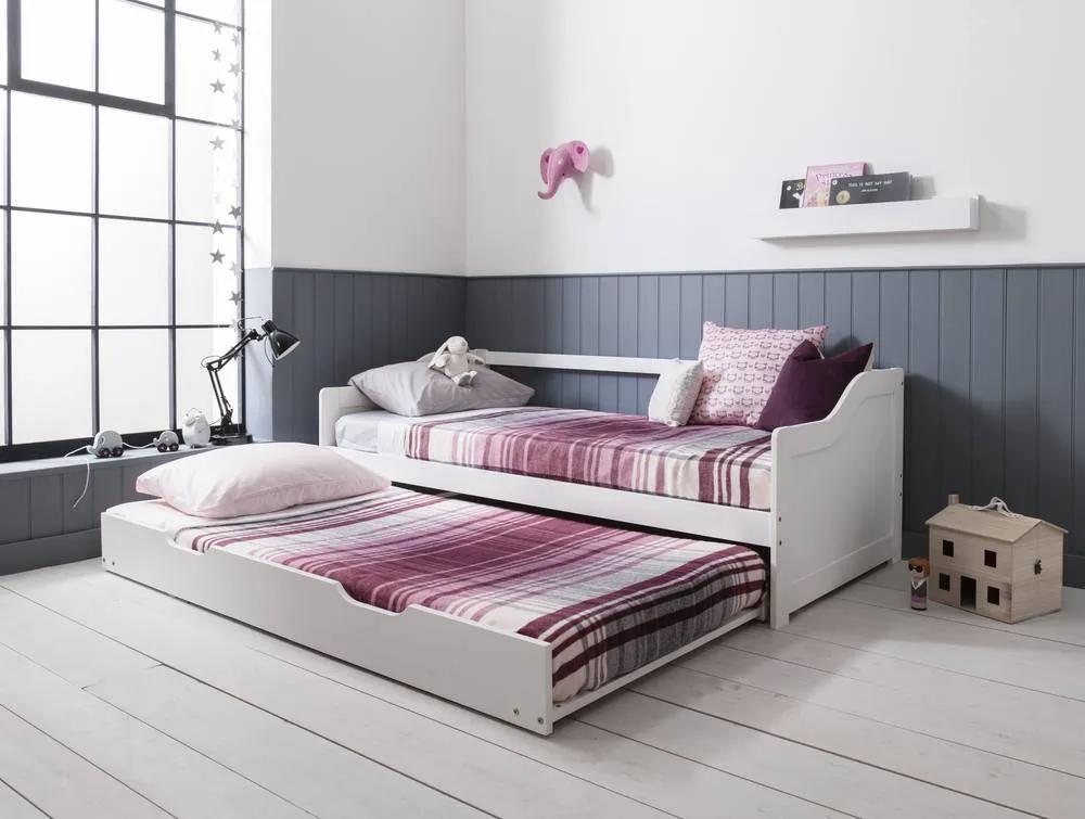 Nöa and Nani Hove Day Bed with Pullout Trundle in White 4