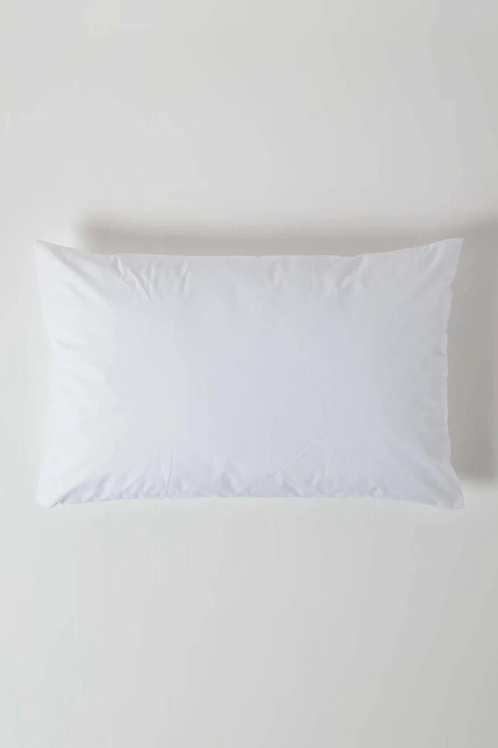 Homescapes Polypropylene Waterproof Pillow Protector Pair in White 5