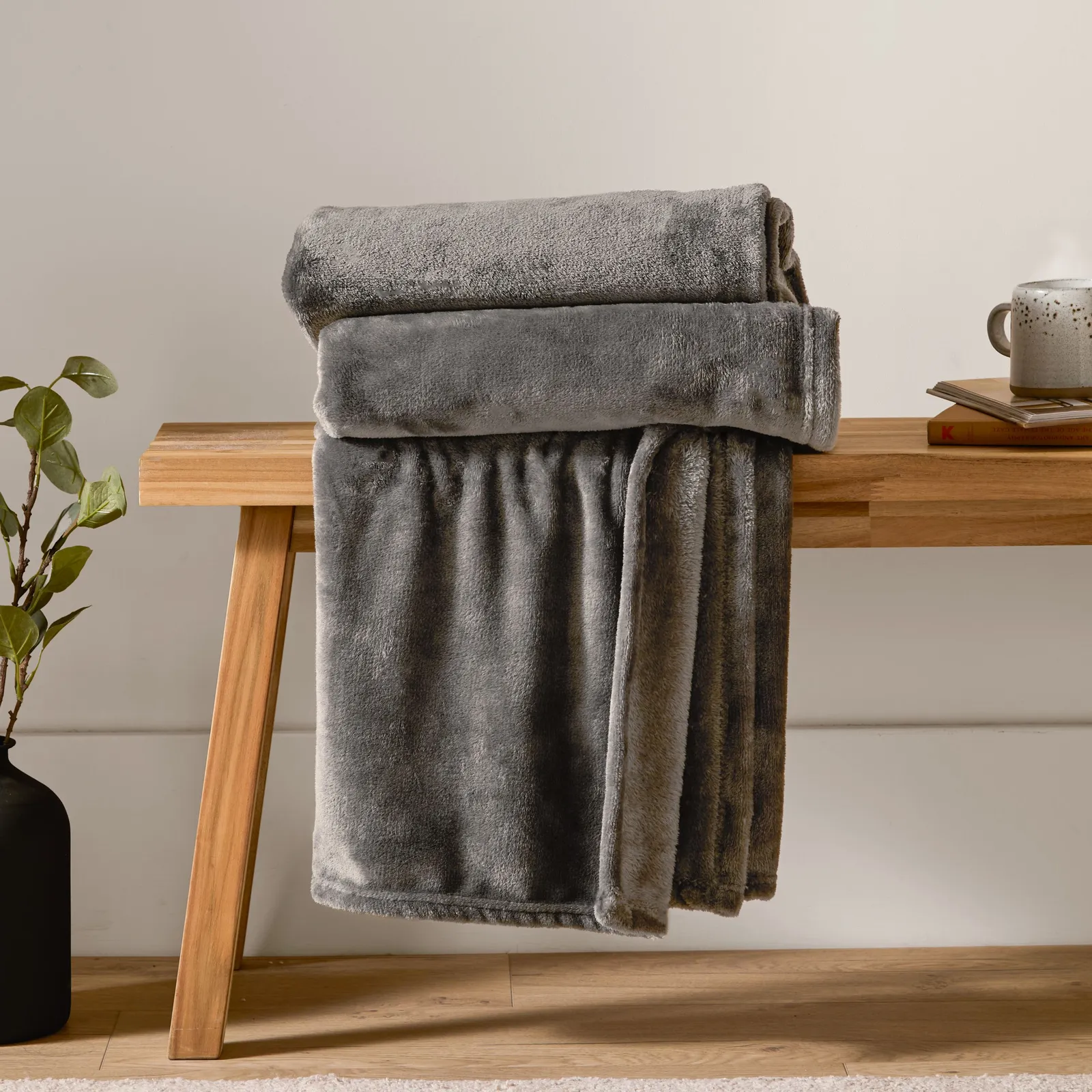 Furn Harrow Fleece Throw in Mid Grey