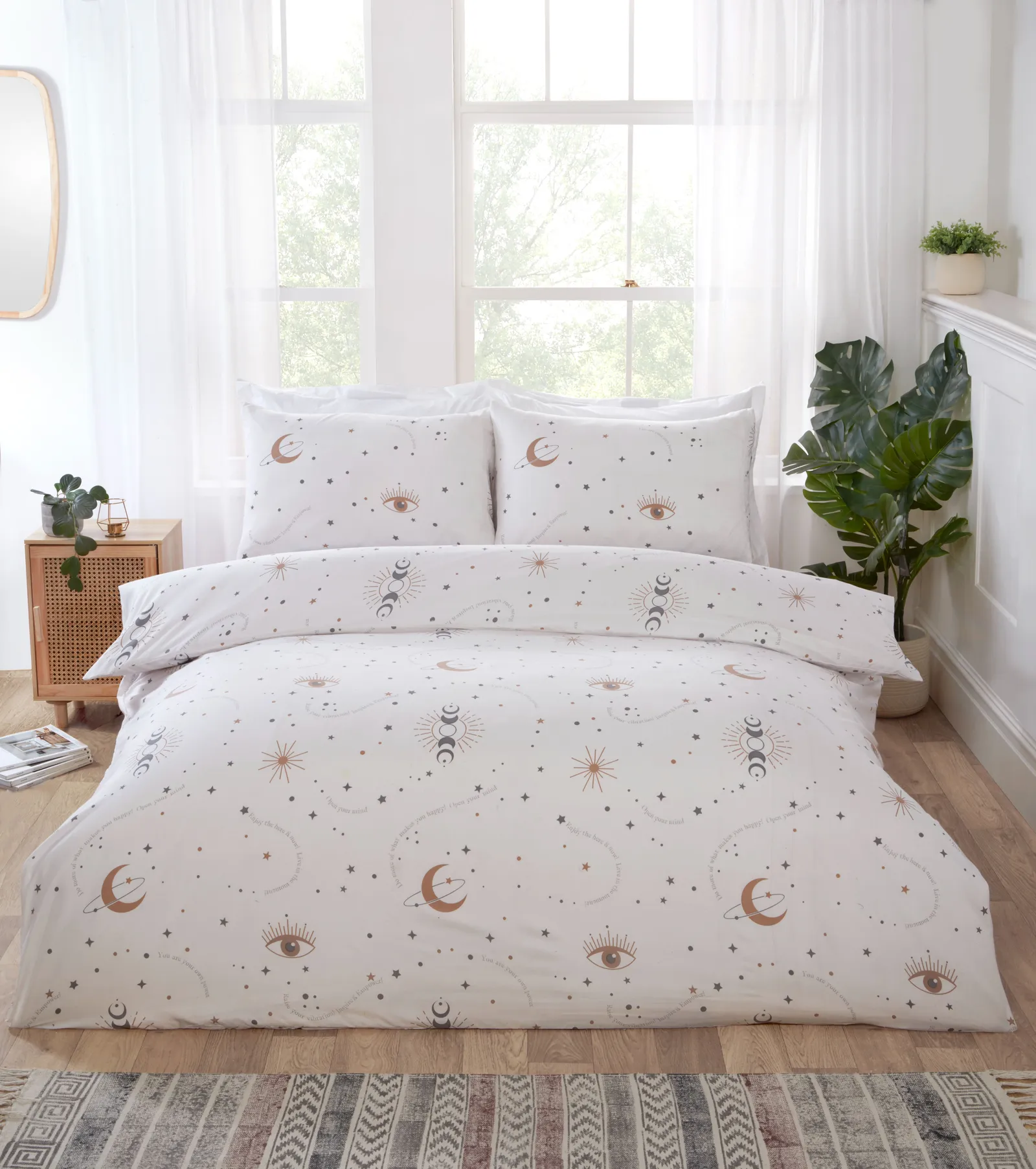 Rapport Home Manifesting Polycotton Duvet Cover Set With Pillowcase in White