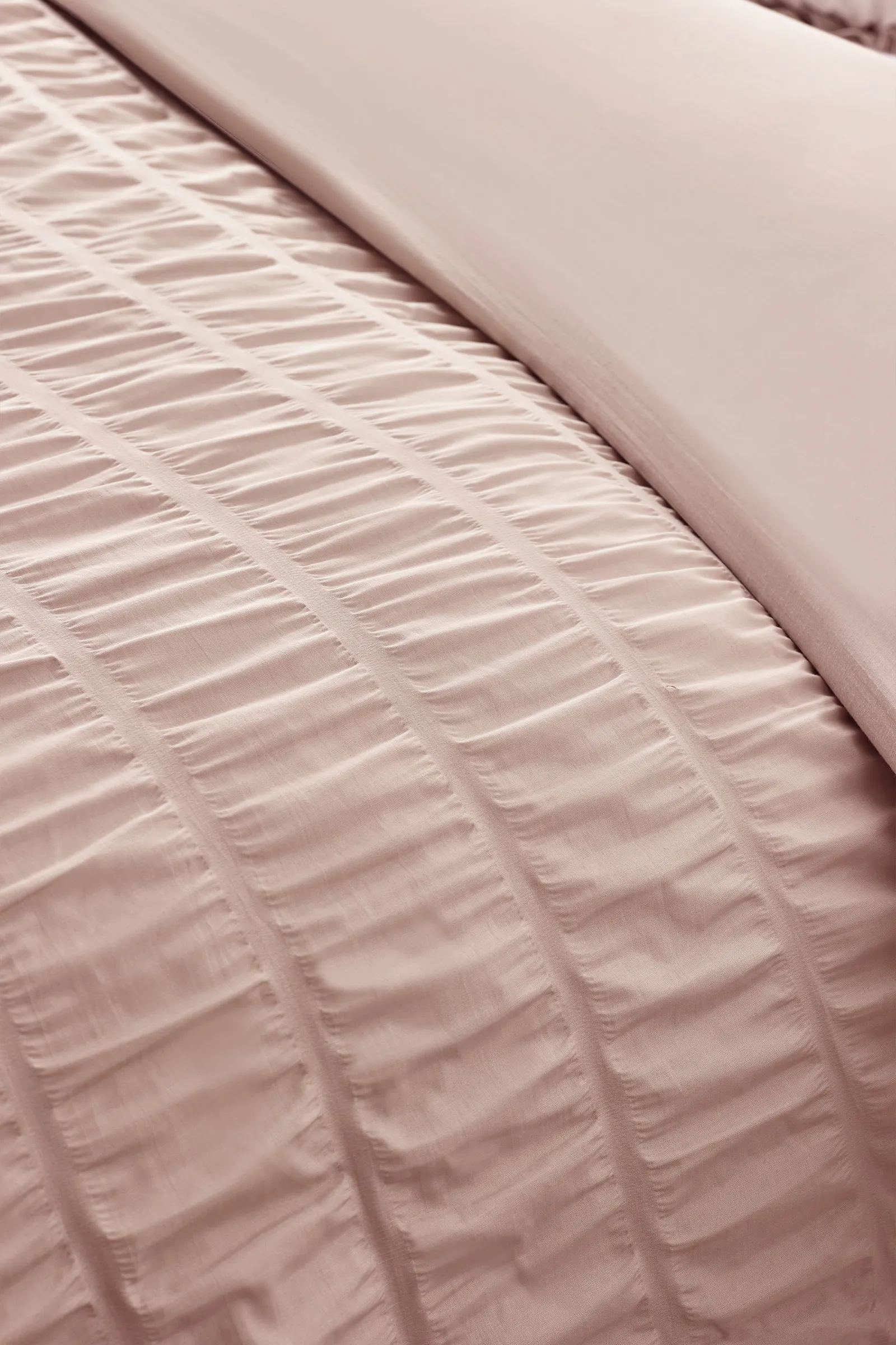 Catherine Lansfield 'Seersucker Frill' Duvet Cover Set in Pink 3