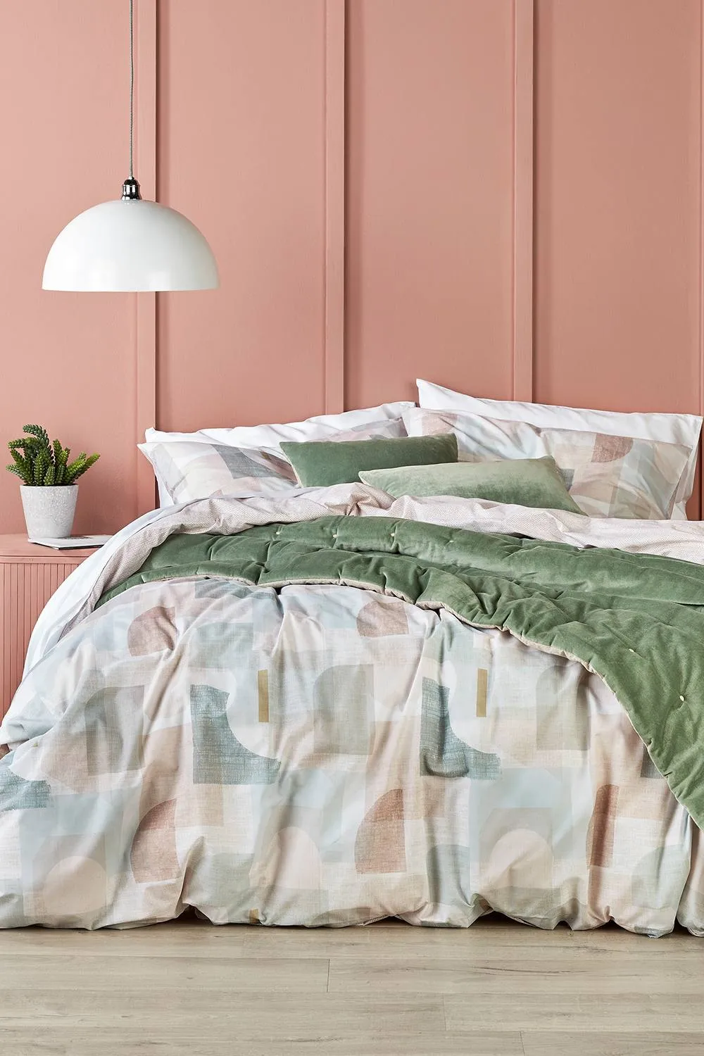 CHRISTY Luxury Quilted Velvet 'Jaipur' Throw in Jade