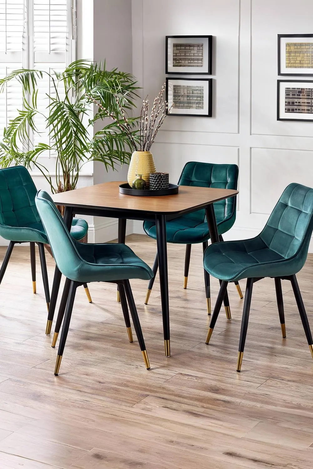Julian Bowen Findlay Square 4 Seater Dining Table in Walnut 2