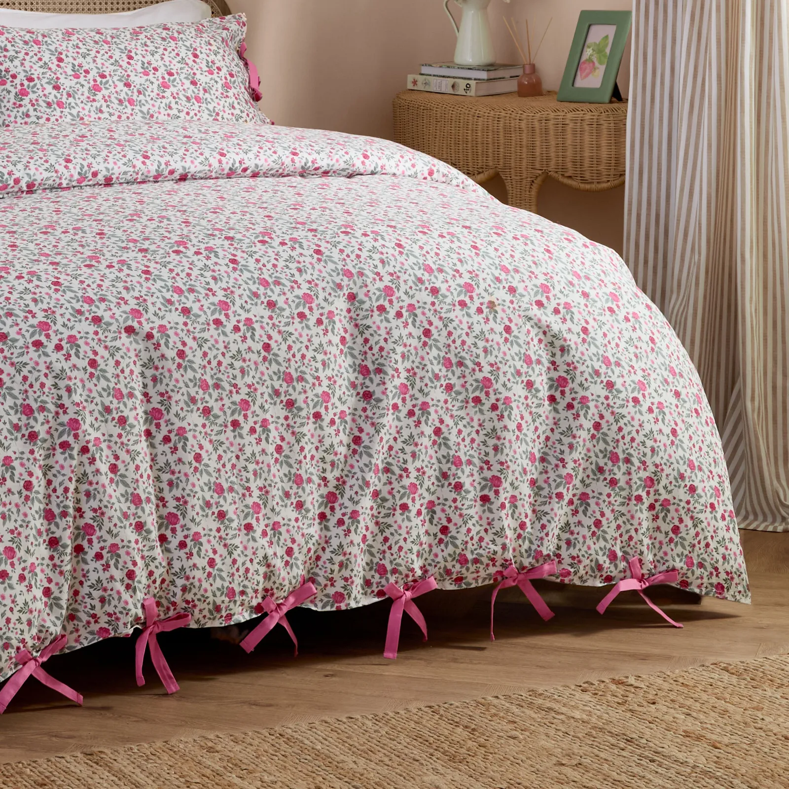 Wylder Hannah Floral 100% Cotton Duvet Cover Set in Pink 3