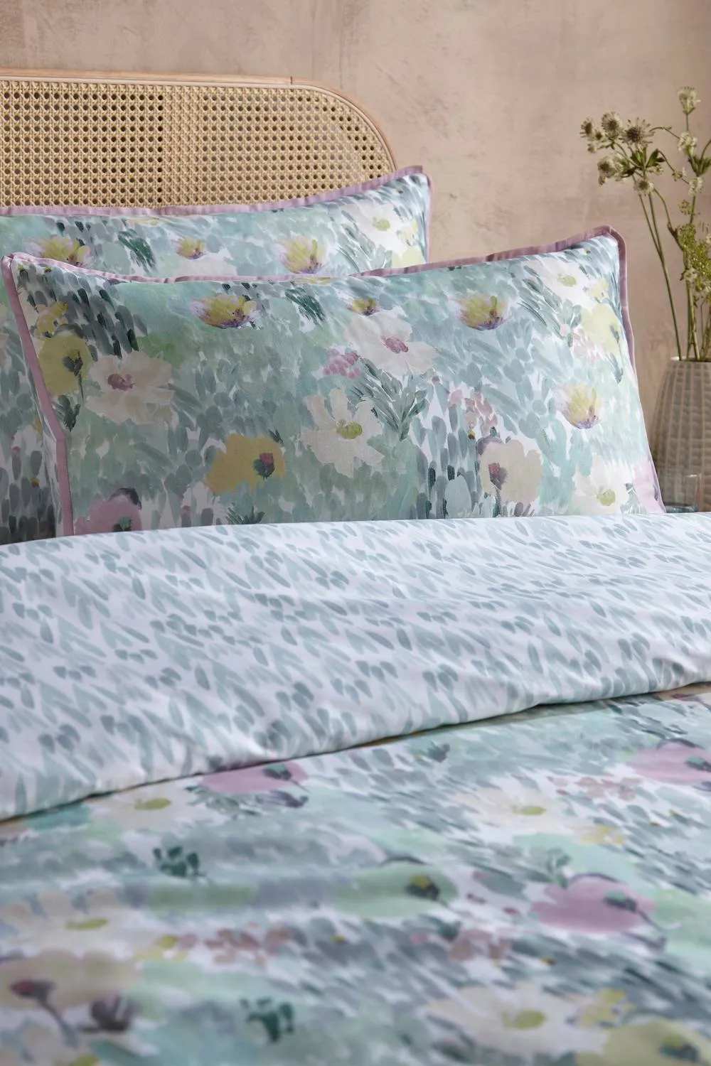 Appletree 'Abstract Floral' 100% Cotton Duvet Cover Set in Green 2