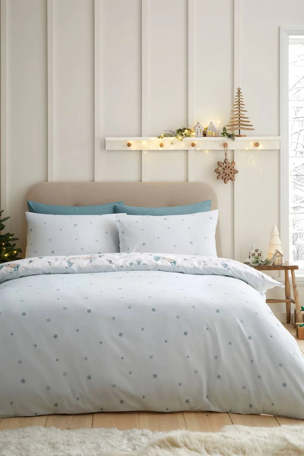 Dreams & Drapes 'Ski Village' Easy Care Festive Duvet Cover Set in Natural 4