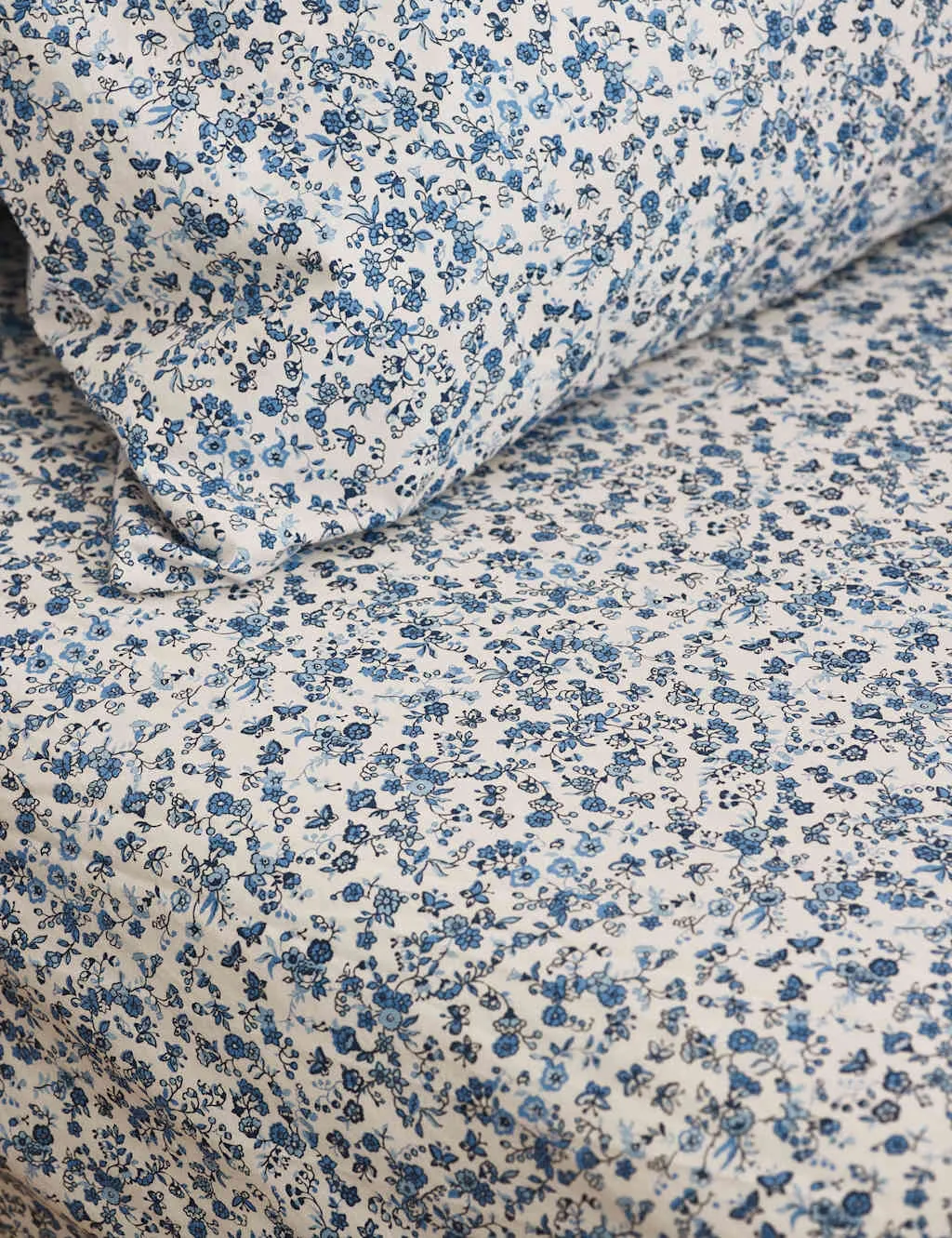 Piglet In Bed Washed Cotton Mini Meadow Fitted Sheet Blue Mix
