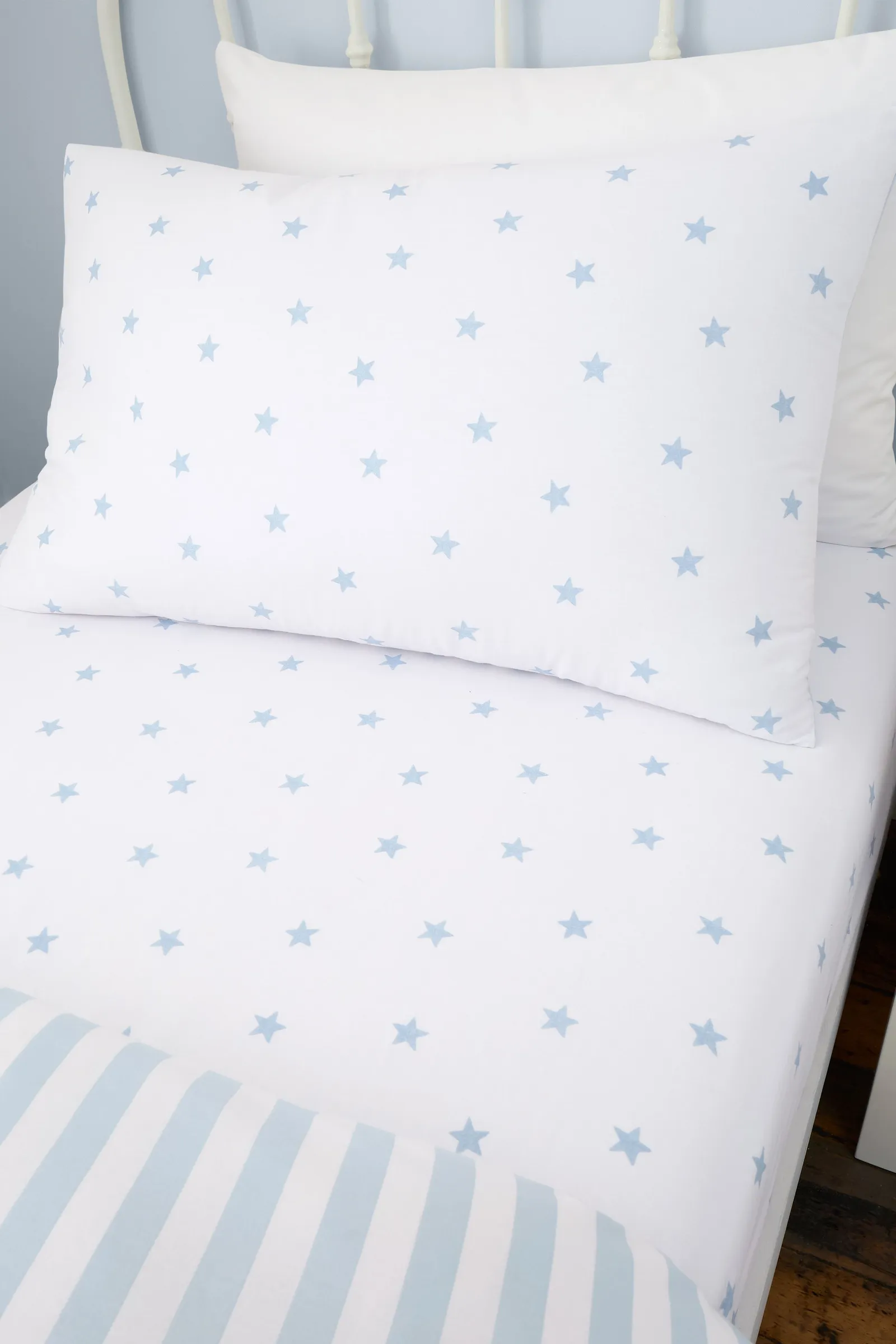 Bianca 'Mini Star & Stripes' Cotton Fitted Sheet in Blue