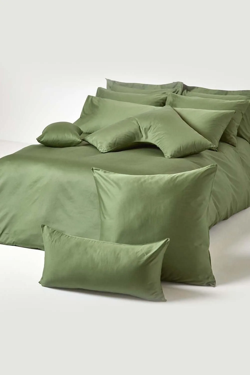 Homescapes V Shaped Pillowcase Sateen Cotton 400 Thread Count in Green 5