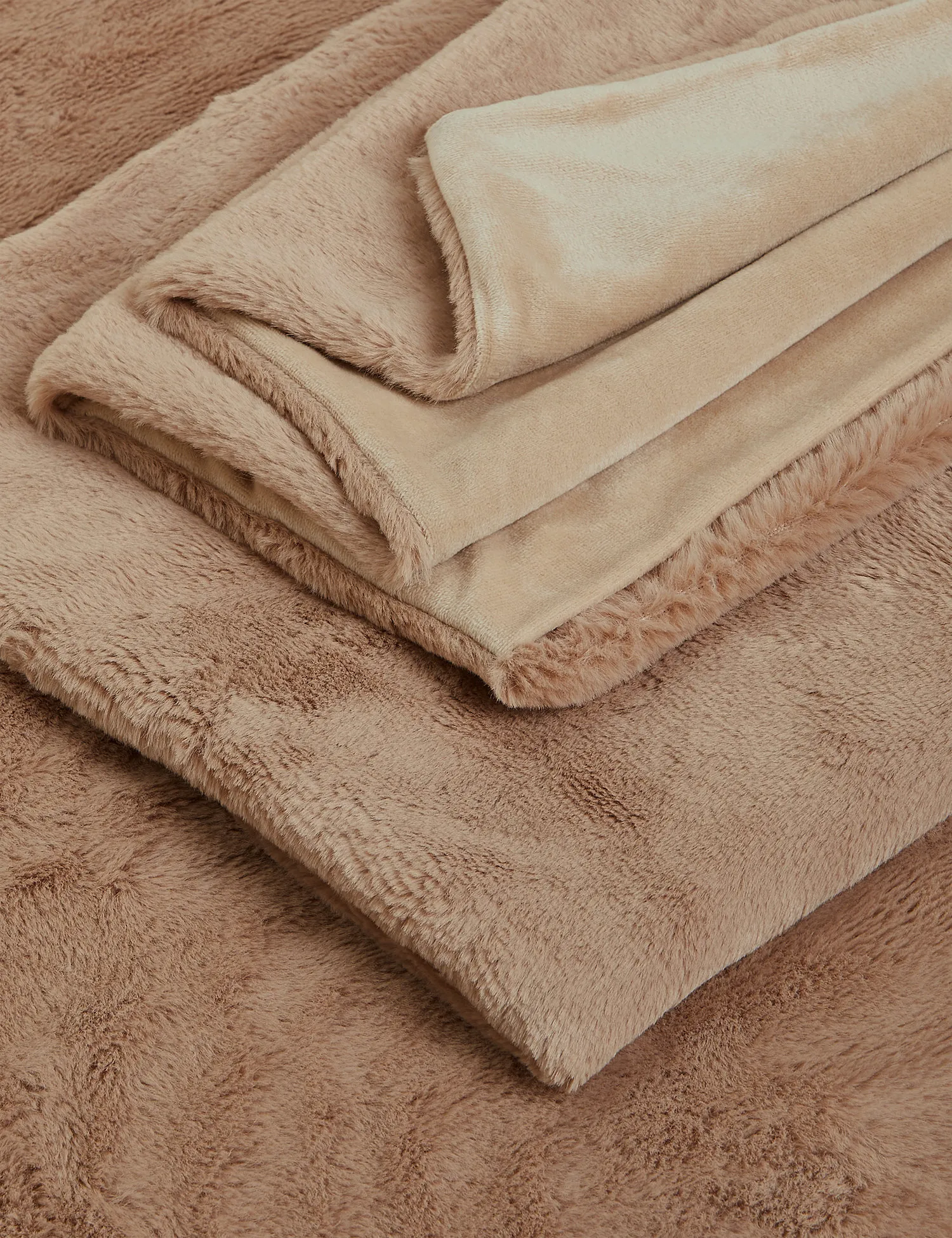 M&S Faux Fur Bedding Set