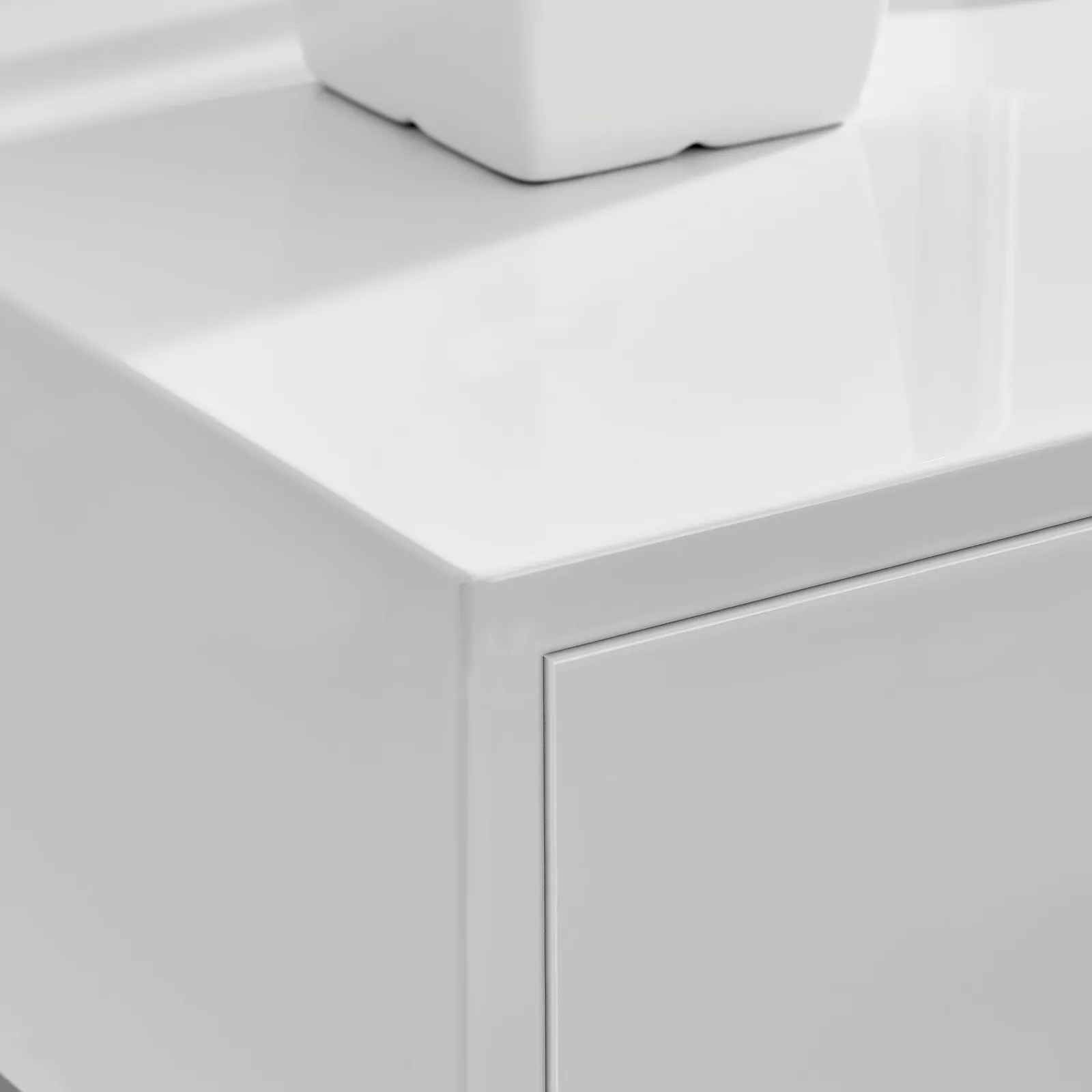 FurnitureboxUK Oxford White High Gloss Contemporary Bedside Table With Single Drawer & Silver Chrome Legs 3