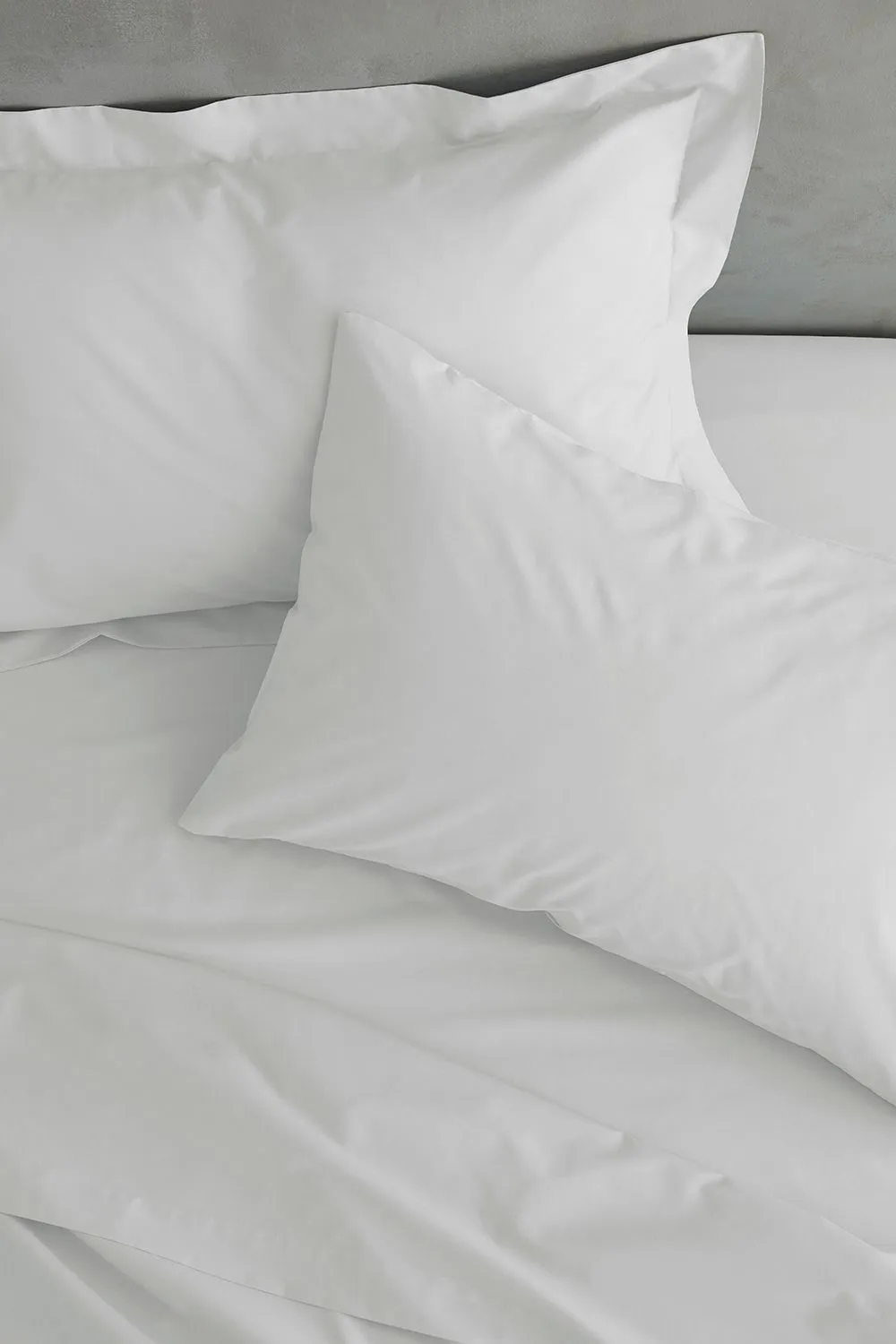 Catherine Lansfield Easy Iron 180 Thread Count Polycotton Percale Base Valance Sheet in White 3