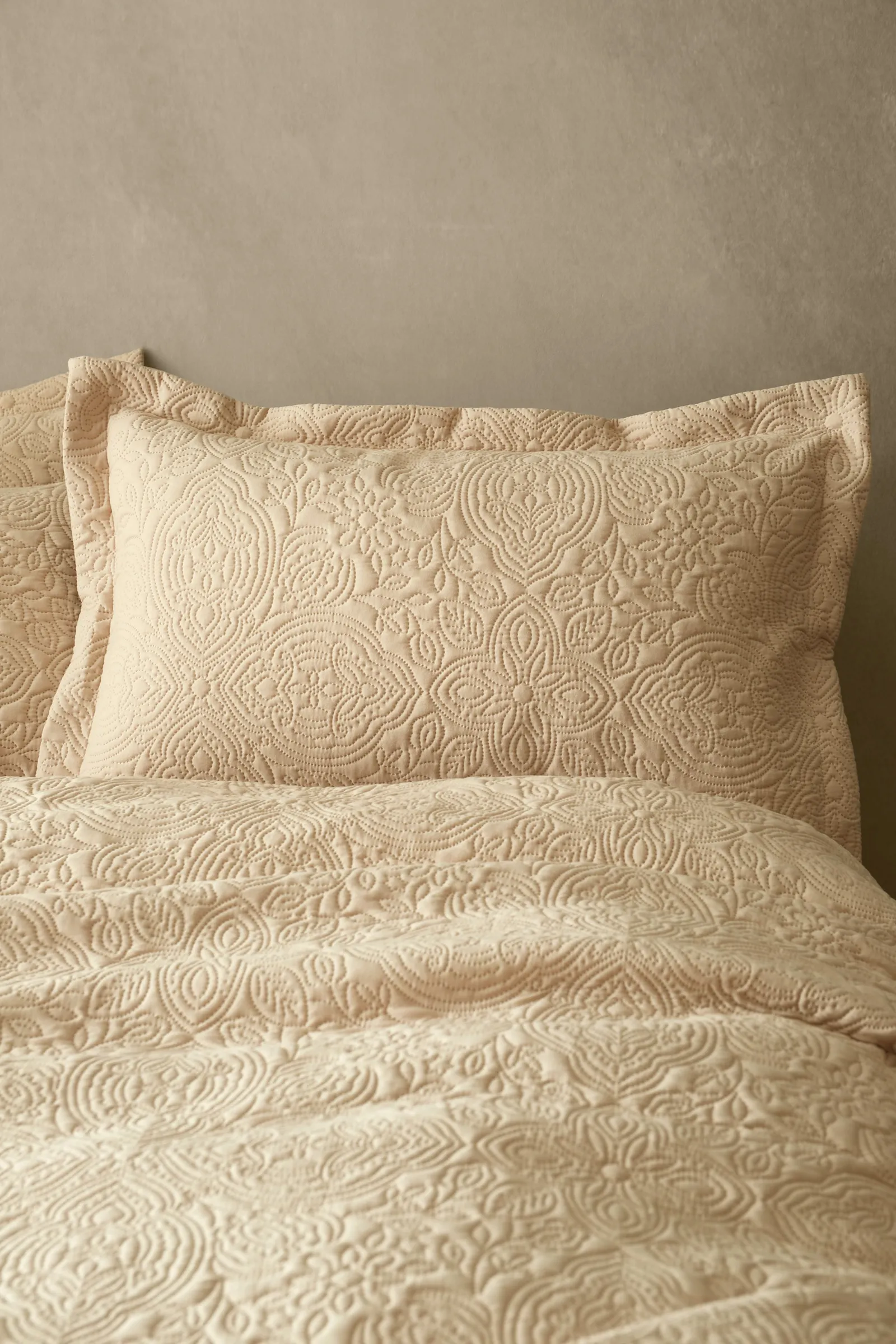Pineapple Elephant 'Casablanca' Pinsonic Pillowsham Pair in Natural
