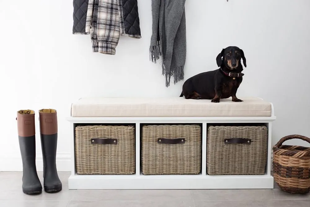 Statement Furniture Tetbury Bench with 3 Brown Faux Rattan Baskets & Cream Cushion in White 1