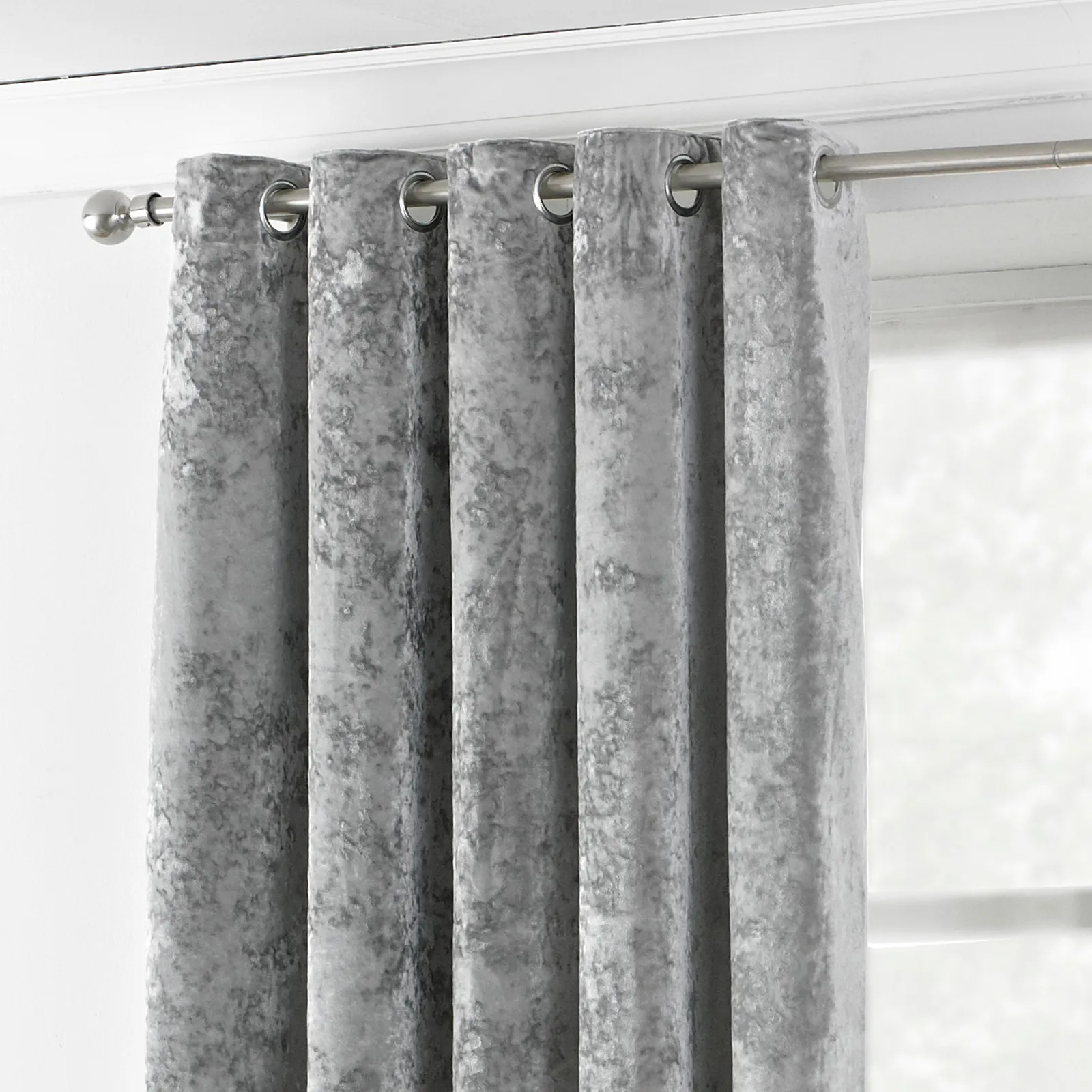 Paoletti Verona Crushed Velvet Eyelet Curtains in Silver 2