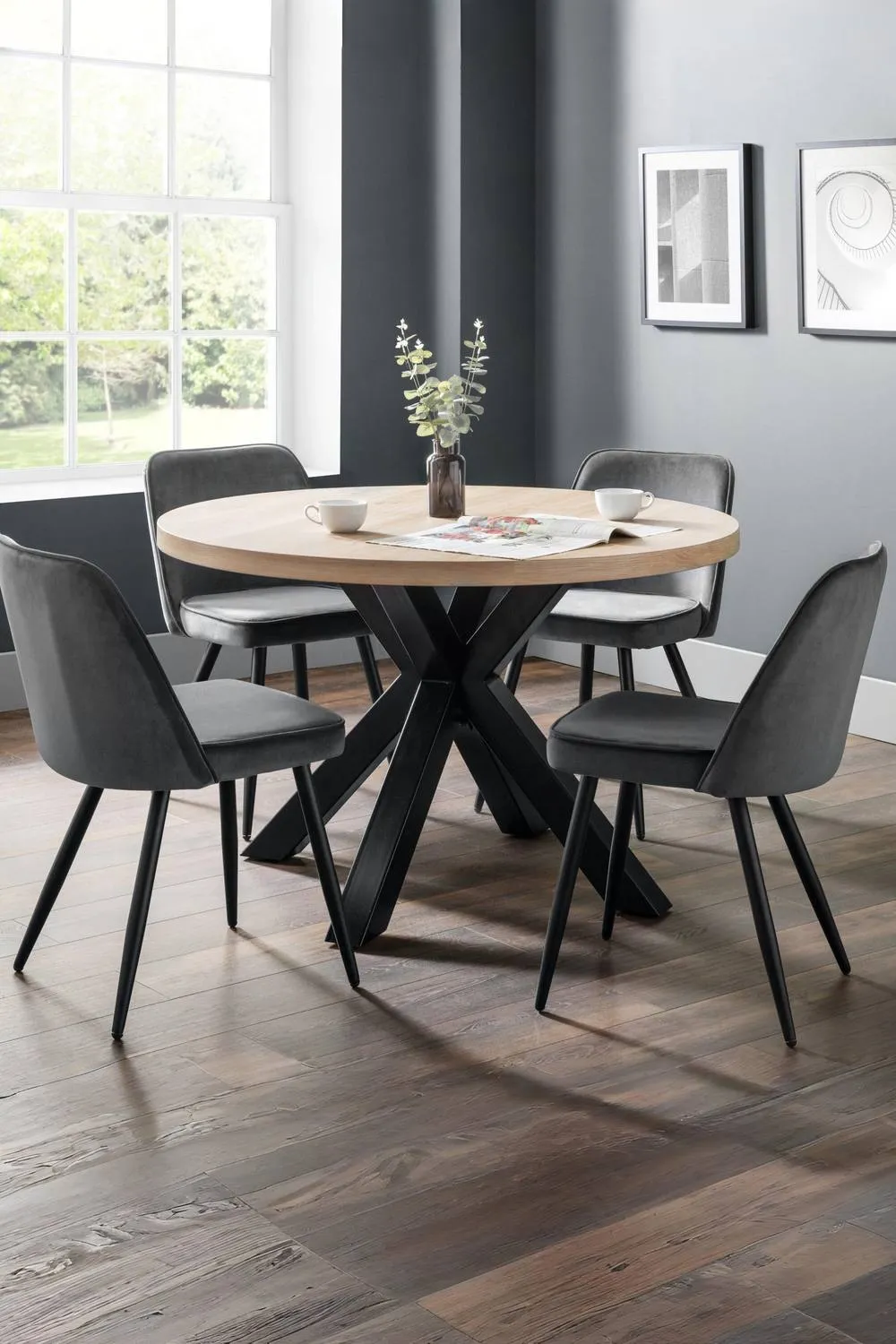 Julian Bowen Berwick Round 4 Seater Dining Table in Light Oak 2