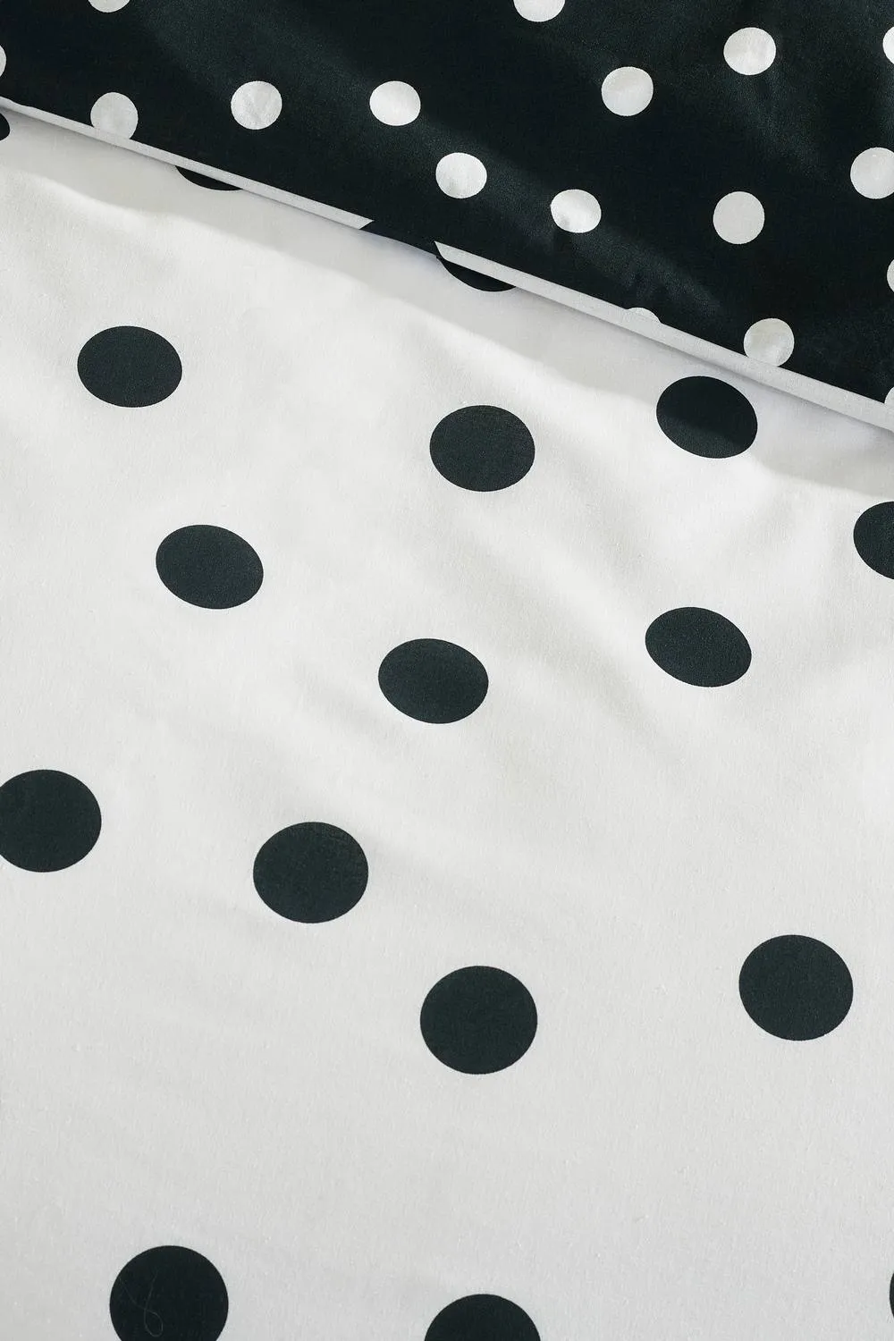 Catherine Lansfield 'Polka Dot' Reversible Duvet Cover Set in Black 4