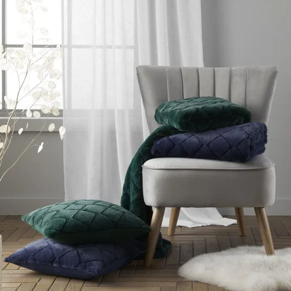 Catherine Lansfield Cosy Diamond 130cm x 170cm Throw Blanket 3