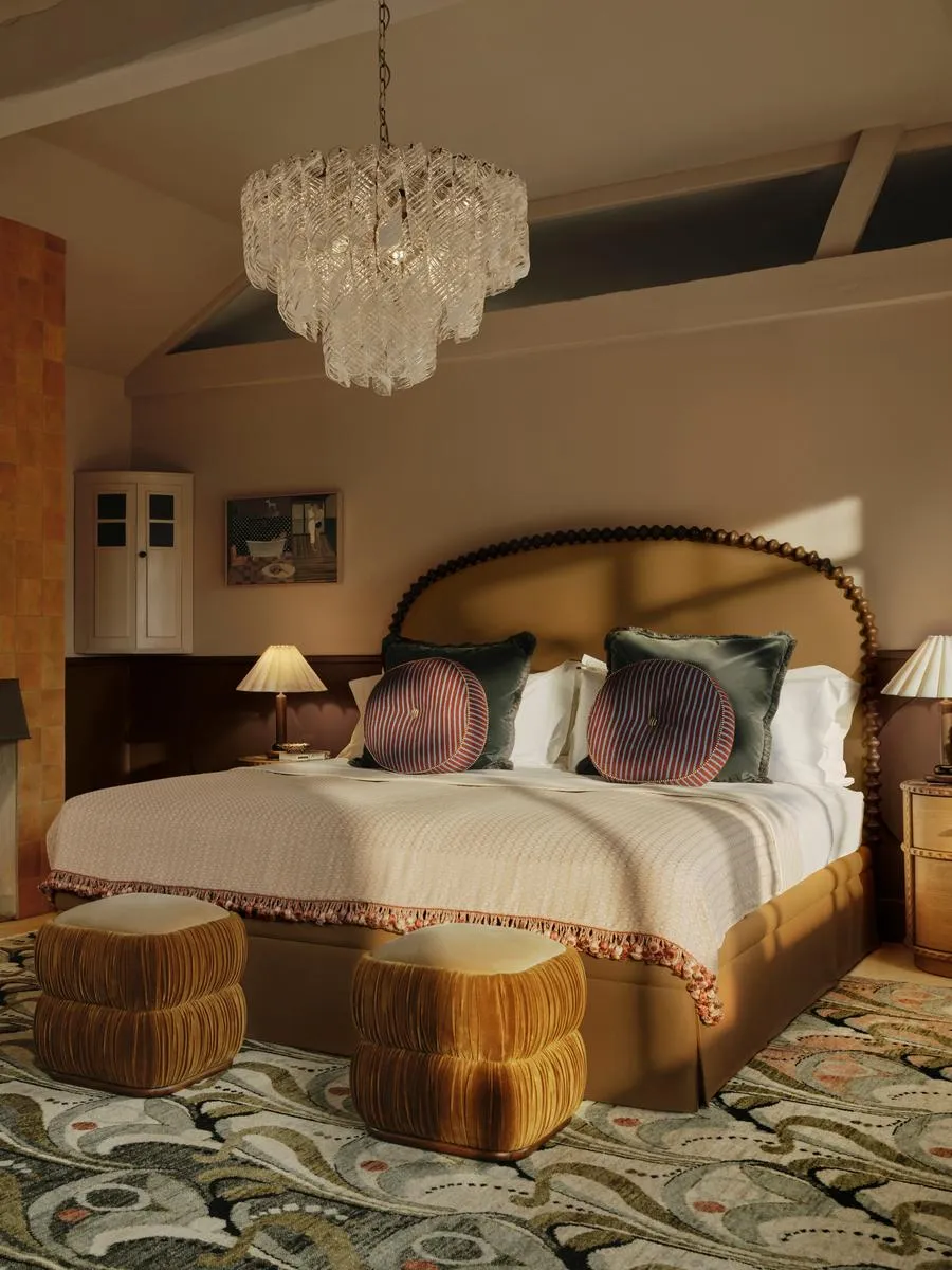Mika Bed, King, Linen, Ochre