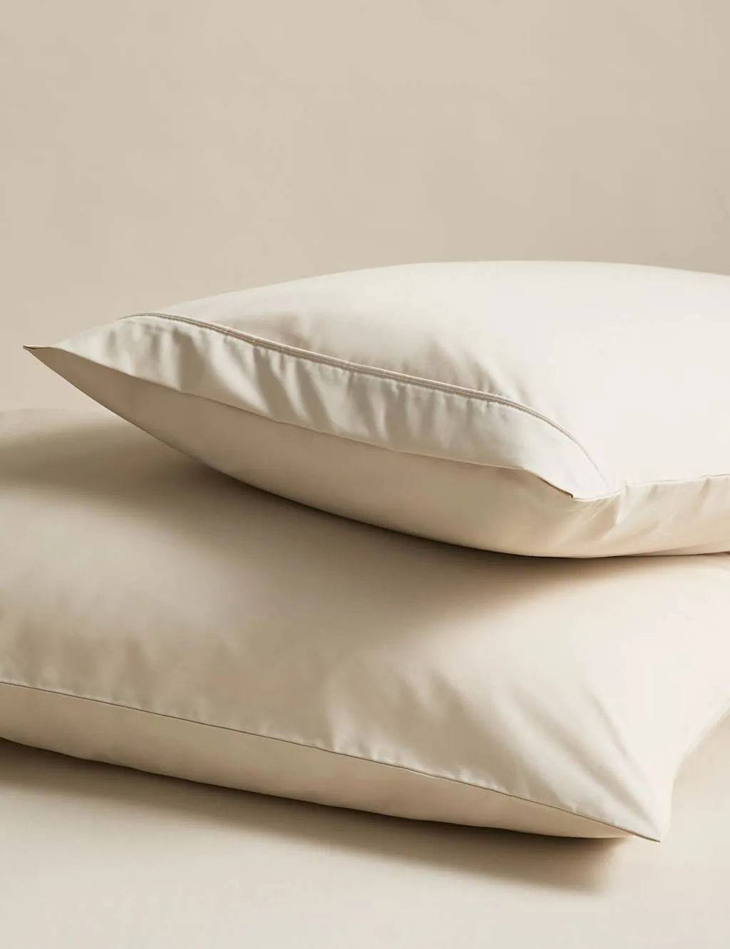 M&S 2 Pack Egyptian Cotton 230 Thread Count Crisp Pillowcases Champagne