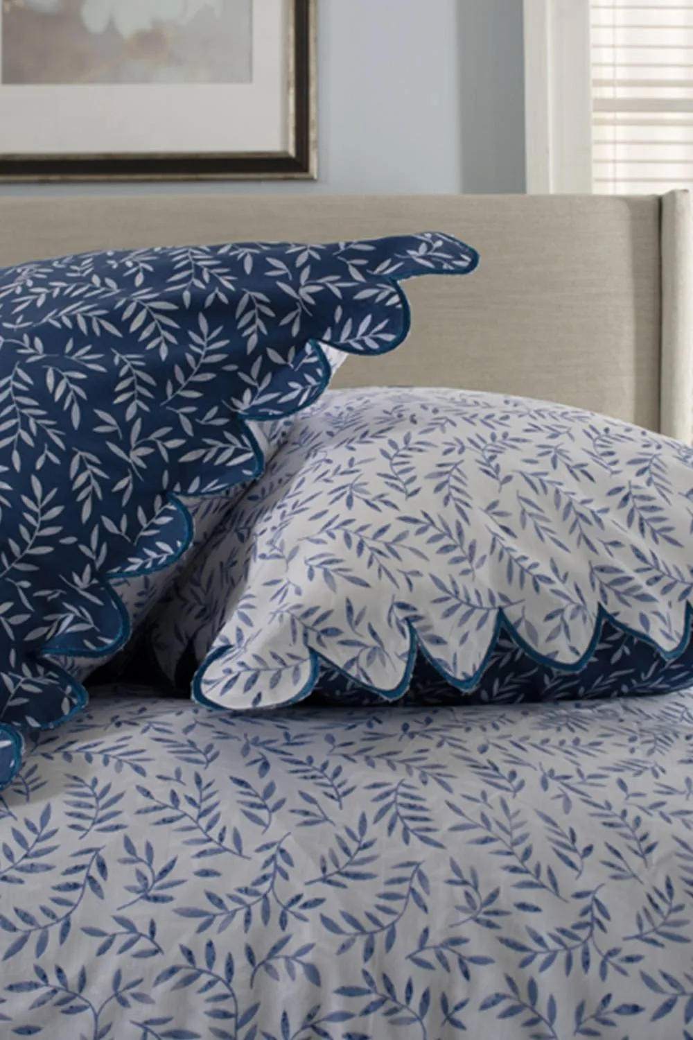 The Lyndon Company Ashling Garden Leaf Cotton Duvet Set with Contrast Reverse Design in Navy 4