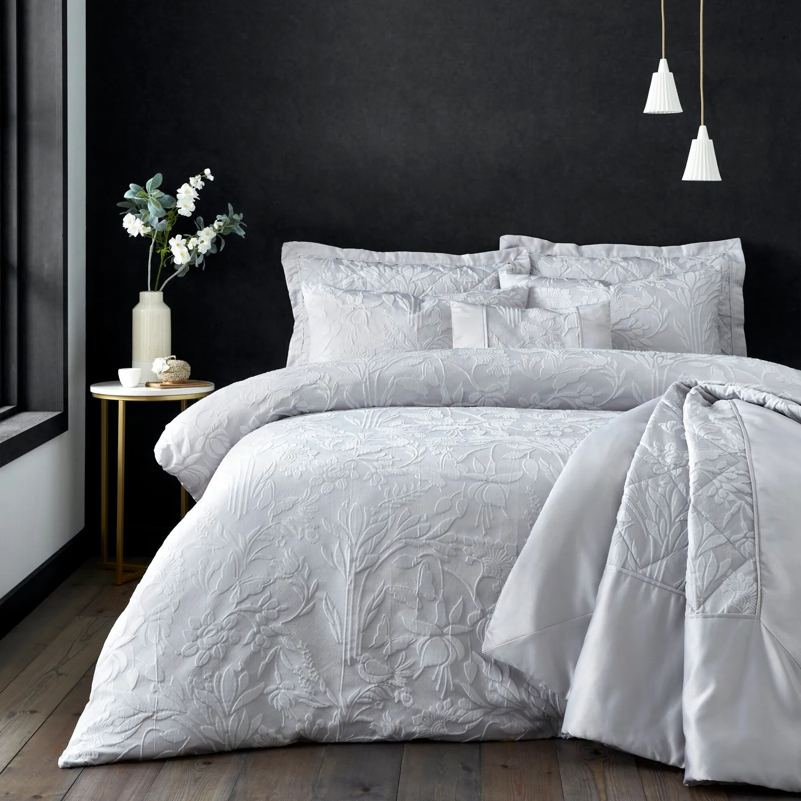 Portfolio Home Haworth Jacquard Floral Duvet Cover Quilt Set with Pillowcase in Silver