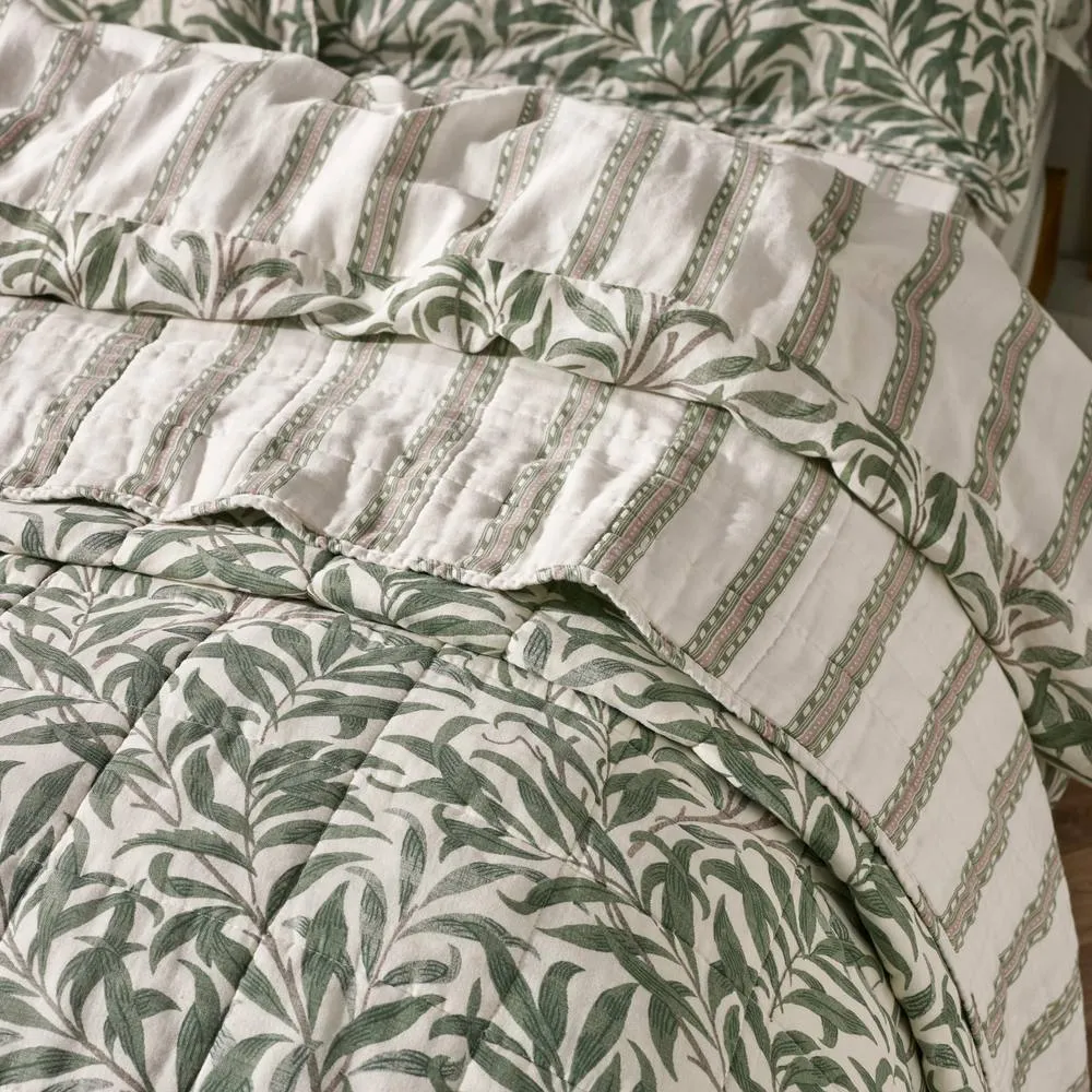 Morris & Co Willow Boughs 100% Cotton Muslin Bedspread in Pale Green 2