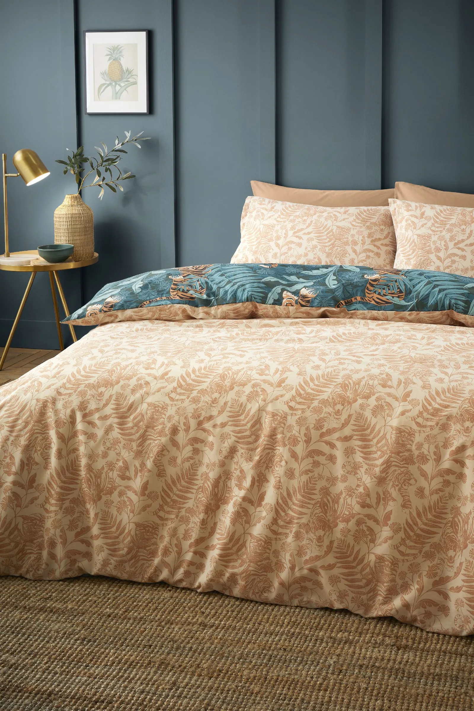 Catherine Lansfield 'Tropic Tiger Leaf' Duvet Cover Set in Green 2