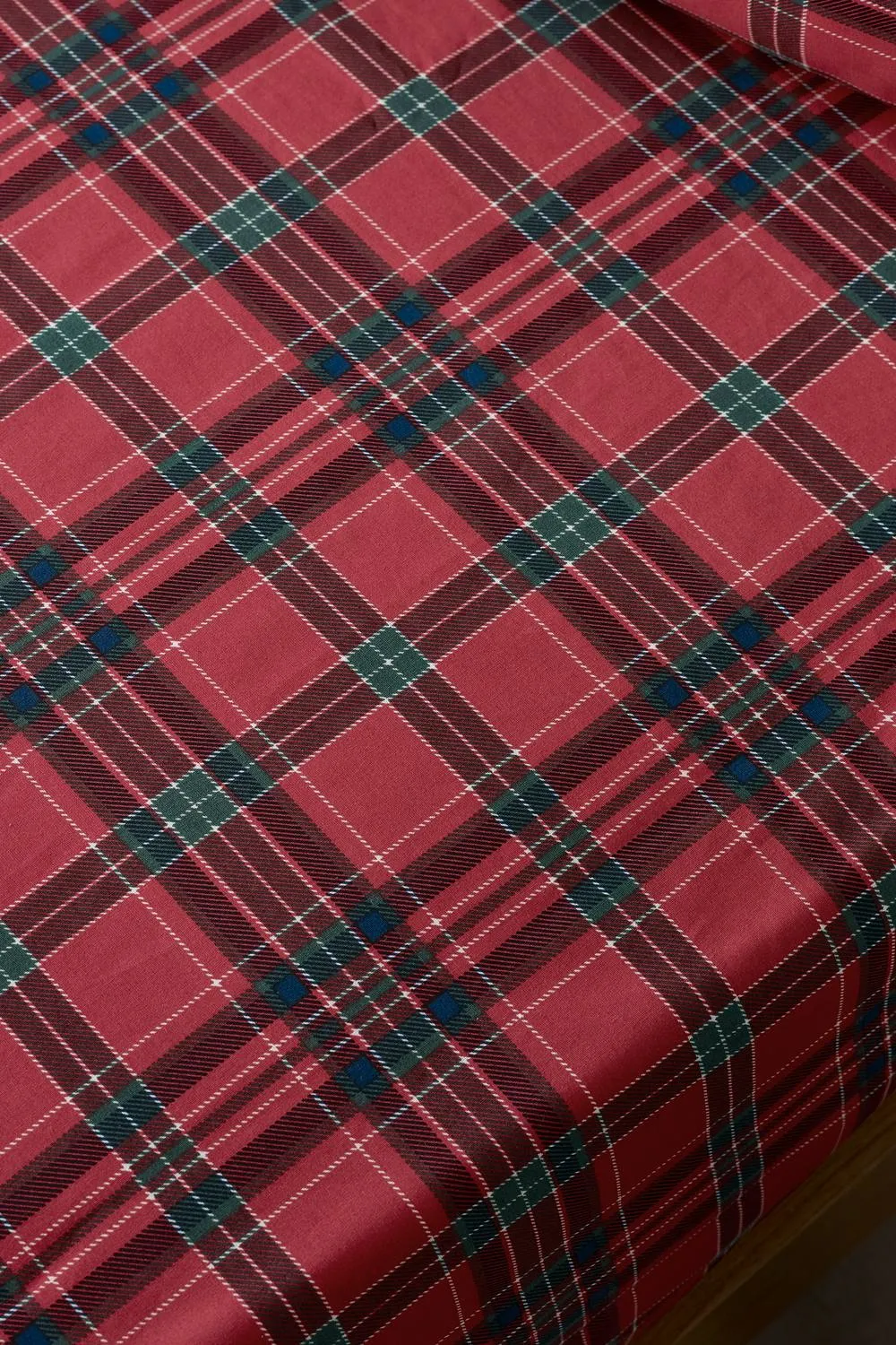Catherine Lansfield Tartan Check Fitted Sheet in Red 2