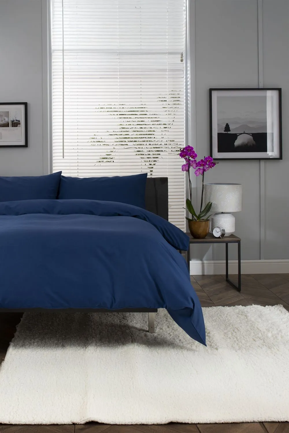 The Lyndon Company Luxury 100% Cotton 200 Thread Count Duvet Cover Set in Navy 1